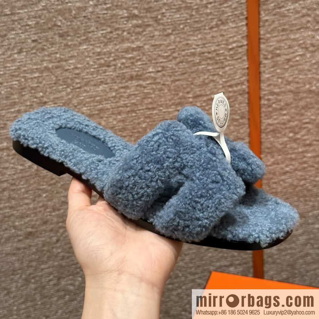 HERMES 181 Oran sandals, blue/Blue woolskin