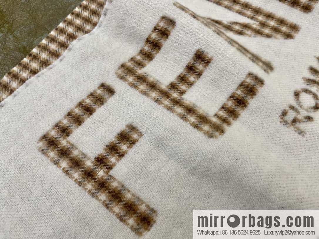 • • Roman checked alphabet double-sided towel🧸