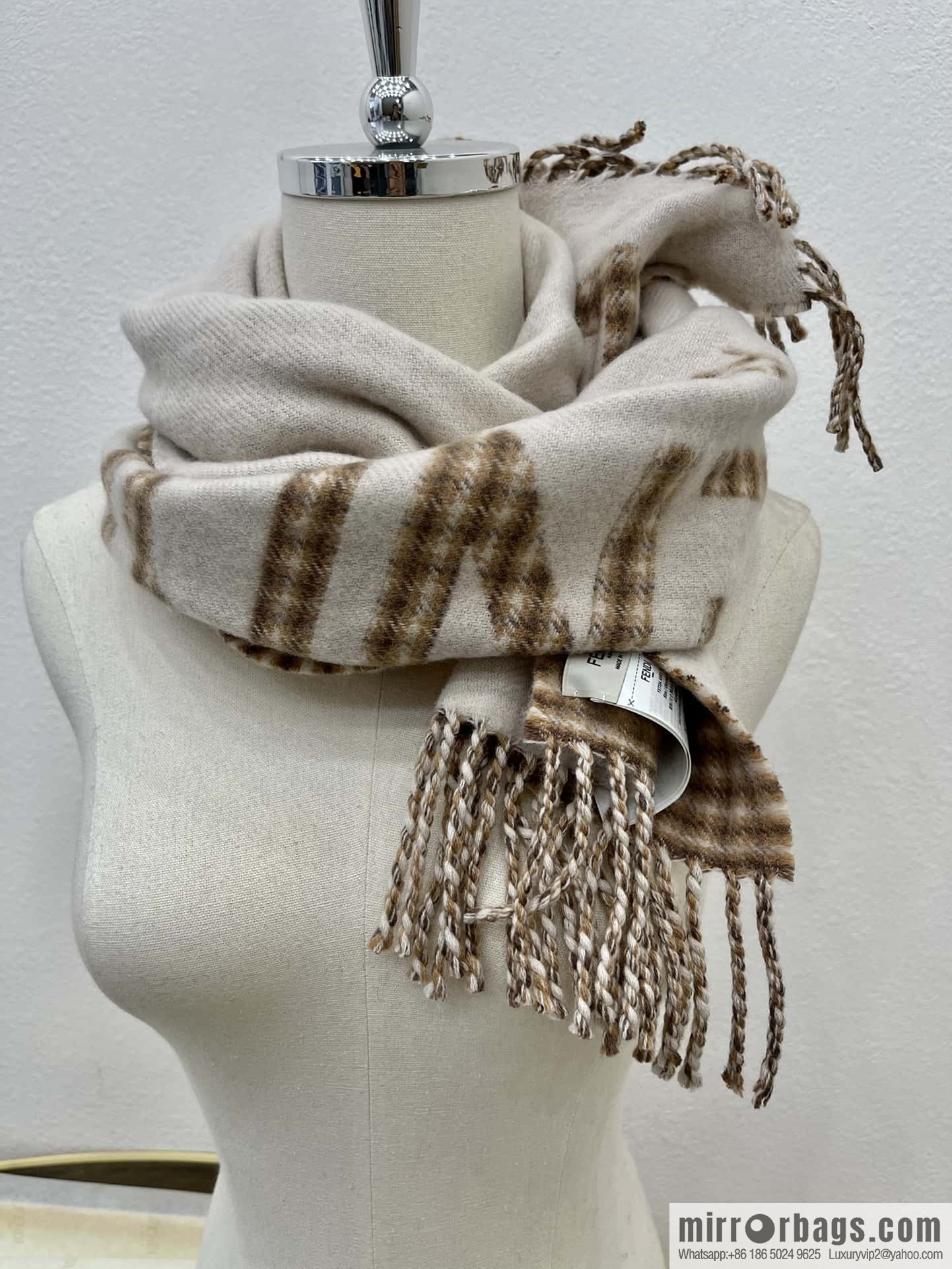 • • Roman checked alphabet double-sided towel🧸