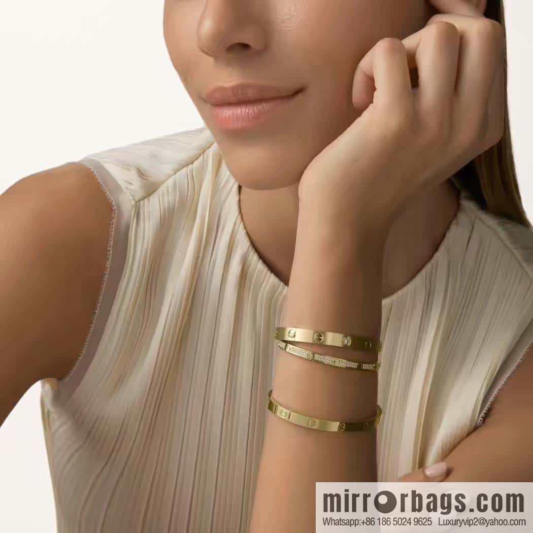 ❗️New ❗️ ☀️ Cartier Cartier Brushed LOVE Series Bracelet with Diamond ☀️