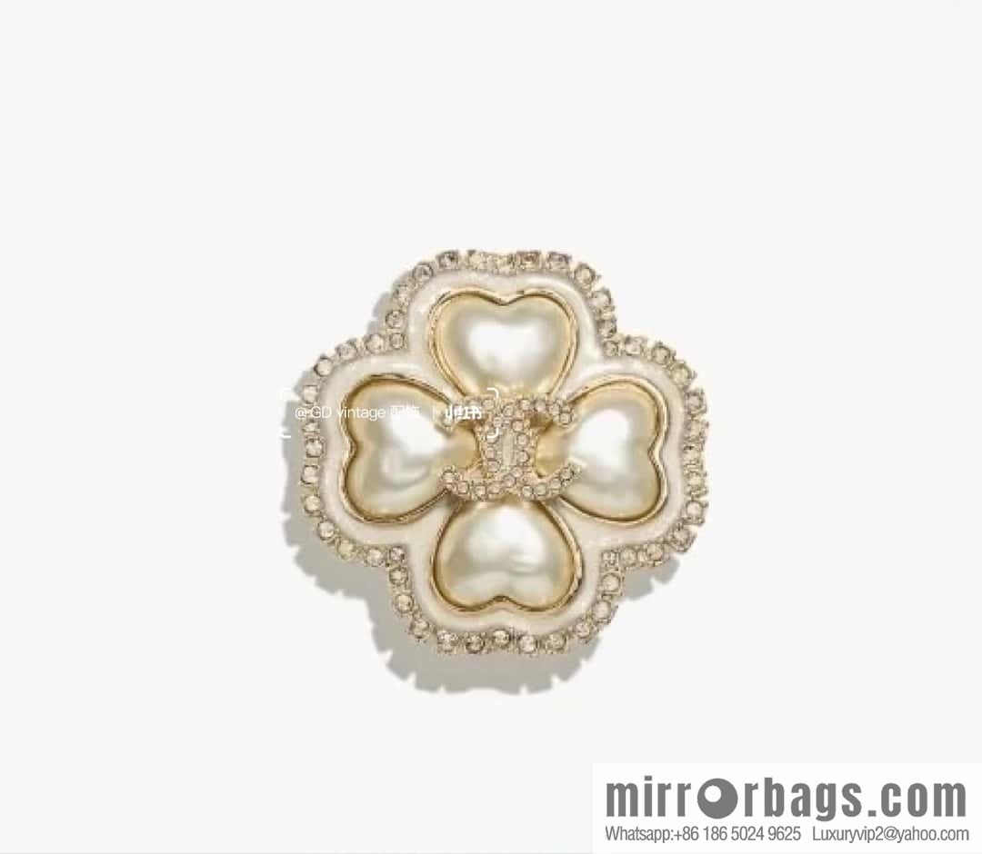 ❗️New ❗️☀️ New ☑️ Chanel Clover Brooch ☀️