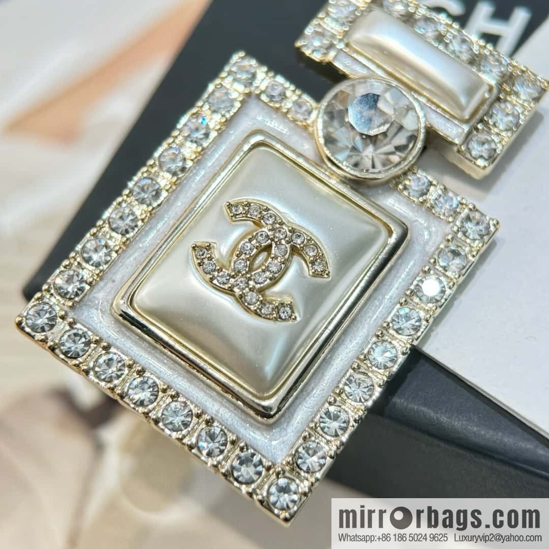 ❗️New ❗️☀️ New ☑️ Chanel perfume bottle brooch ☀️