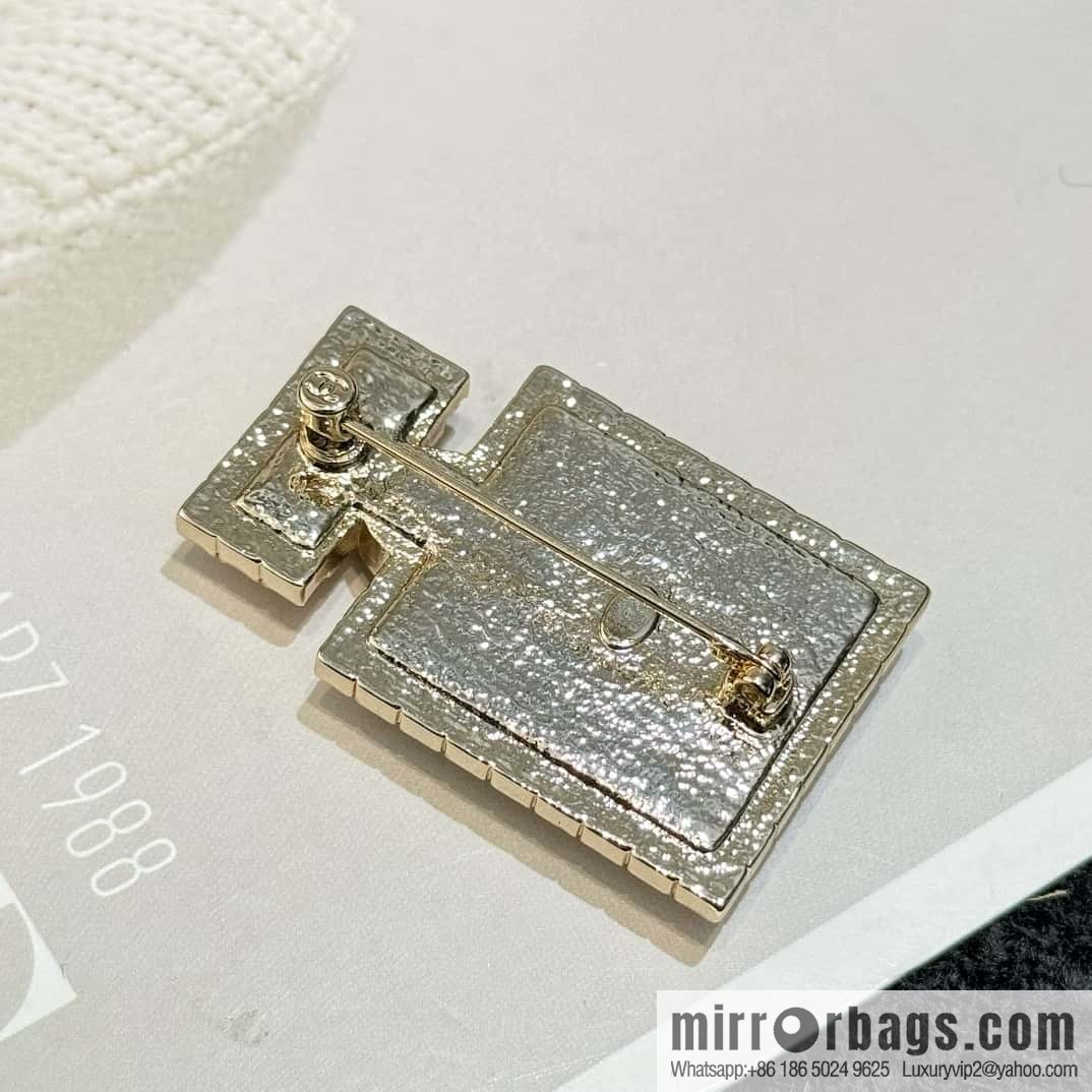 ❗️New ❗️☀️ New ☑️ Chanel perfume bottle brooch ☀️