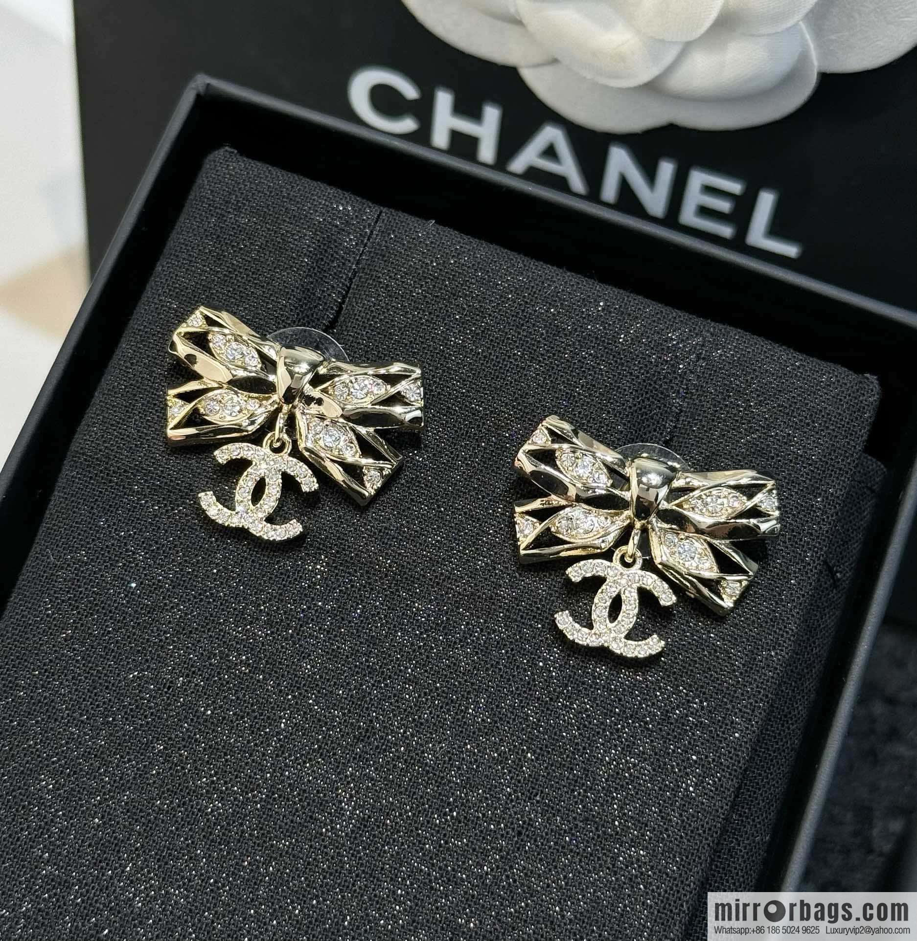 ❗️New ❗️☀️ New ☑️ Chanel Golden Bow Double C Stud Earrings ☀️