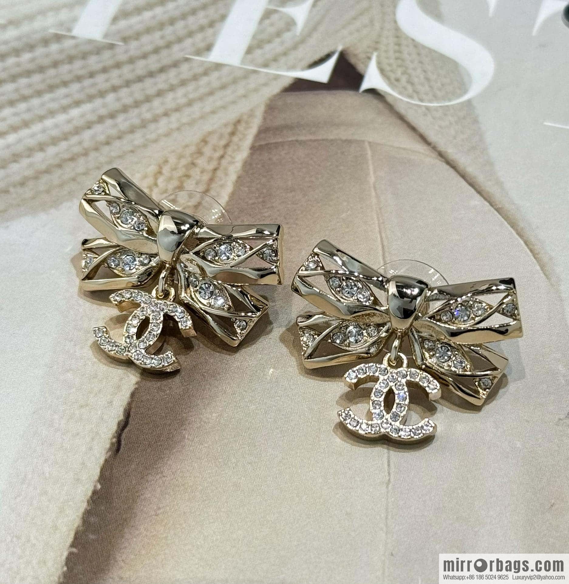 ❗️New ❗️☀️ New ☑️ Chanel Golden Bow Double C Stud Earrings ☀️