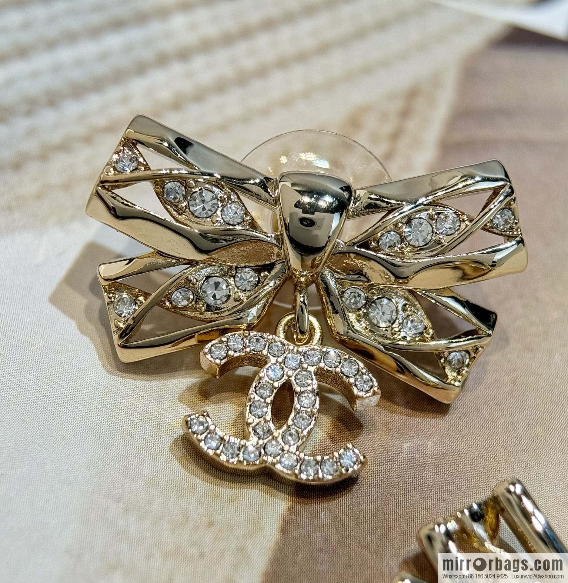 ❗️New ❗️☀️ New ☑️ Chanel Golden Bow Double C Stud Earrings ☀️