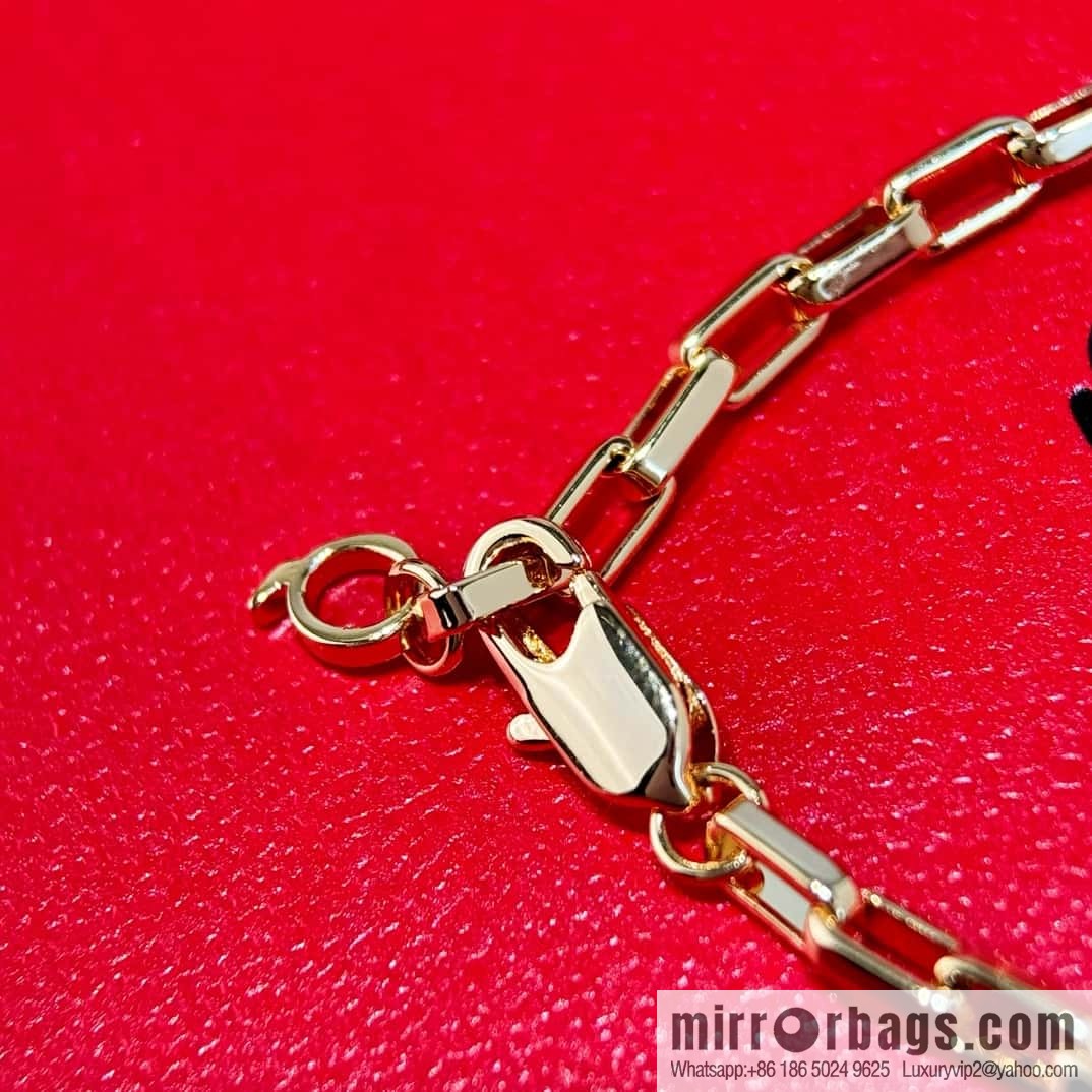 ❗️New ❗️ ☀️ original ☀️ Qeelin Kirin Yu Yi Ruyi lock gray shell bracelet ☀️