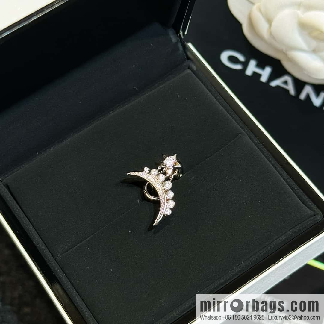 ❗️New ❗️☀️ (single) ☀️ new ☑️ Chanel meteor series LUNE moon star earclip earrings ☀️