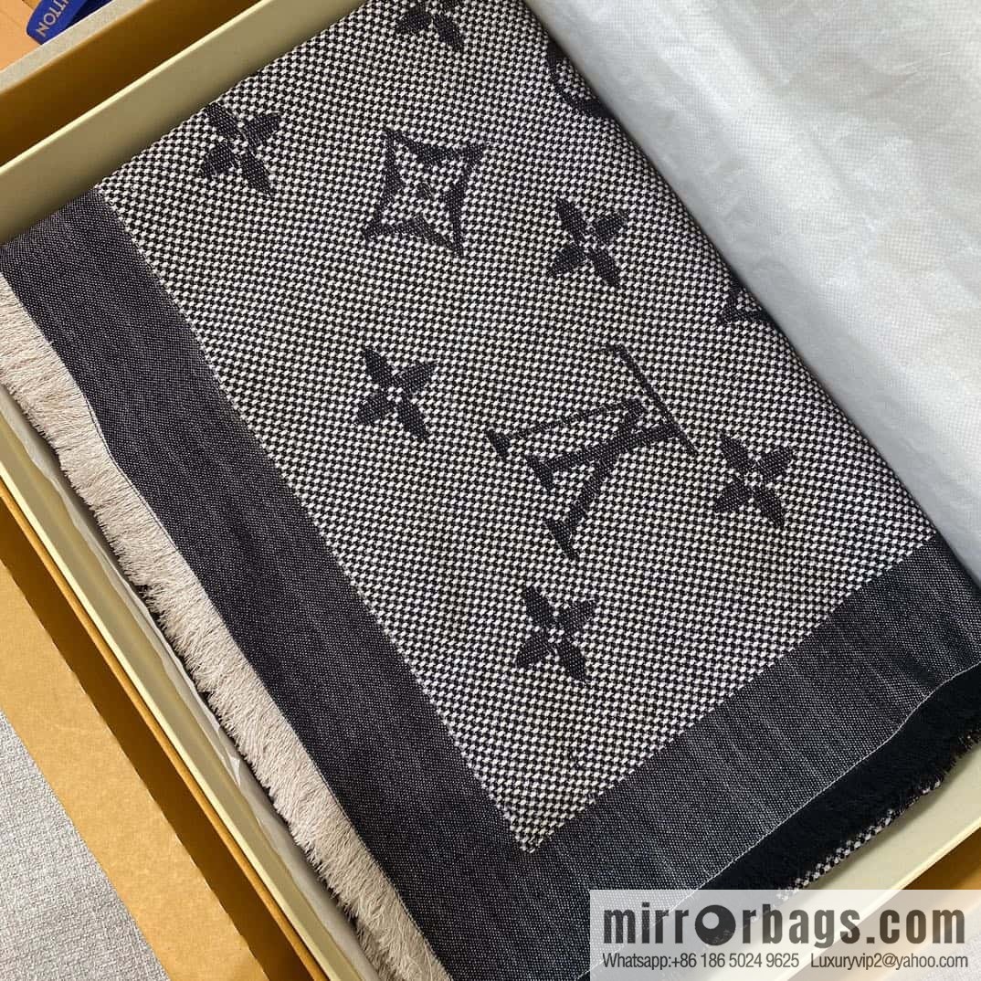 ๐๐จ๐ฎ๐ข๐ฌ ๐ฏ๐ฎ๐ข๐ญ๐ญ๐จ๐งโใ NEO NATรMONOGRAM Shawl ๐ณ M73677