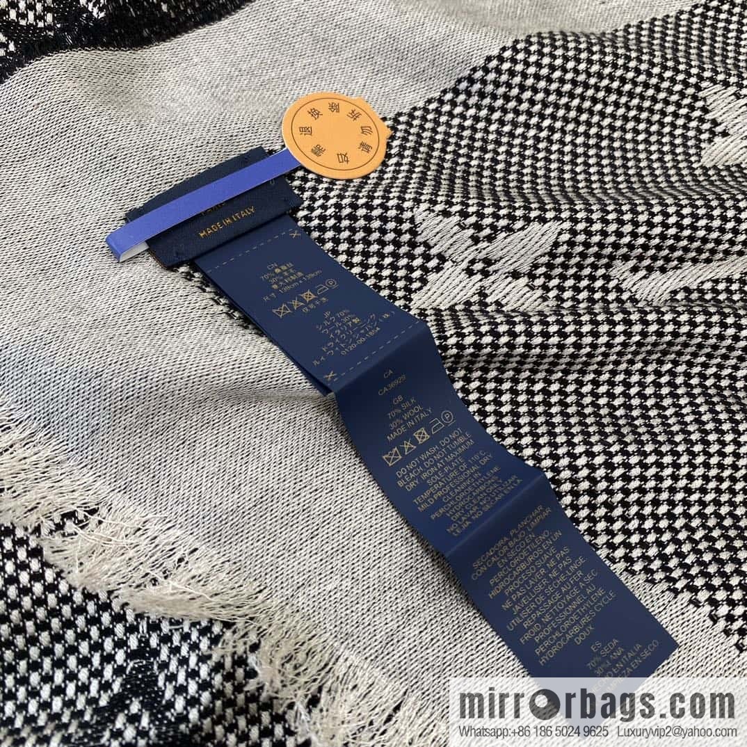 ๐๐จ๐ฎ๐ข๐ฌ ๐ฏ๐ฎ๐ข๐ญ๐ญ๐จ๐งโใ NEO NATรMONOGRAM Shawl ๐ณ M73677