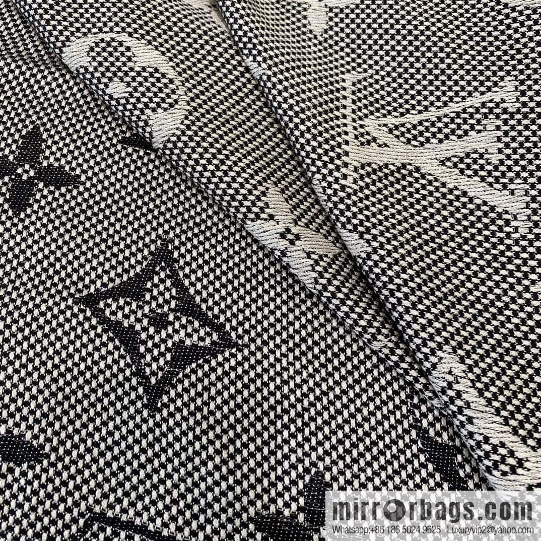 ๐๐จ๐ฎ๐ข๐ฌ ๐ฏ๐ฎ๐ข๐ญ๐ญ๐จ๐งโใ NEO NATรMONOGRAM Shawl ๐ณ M73677