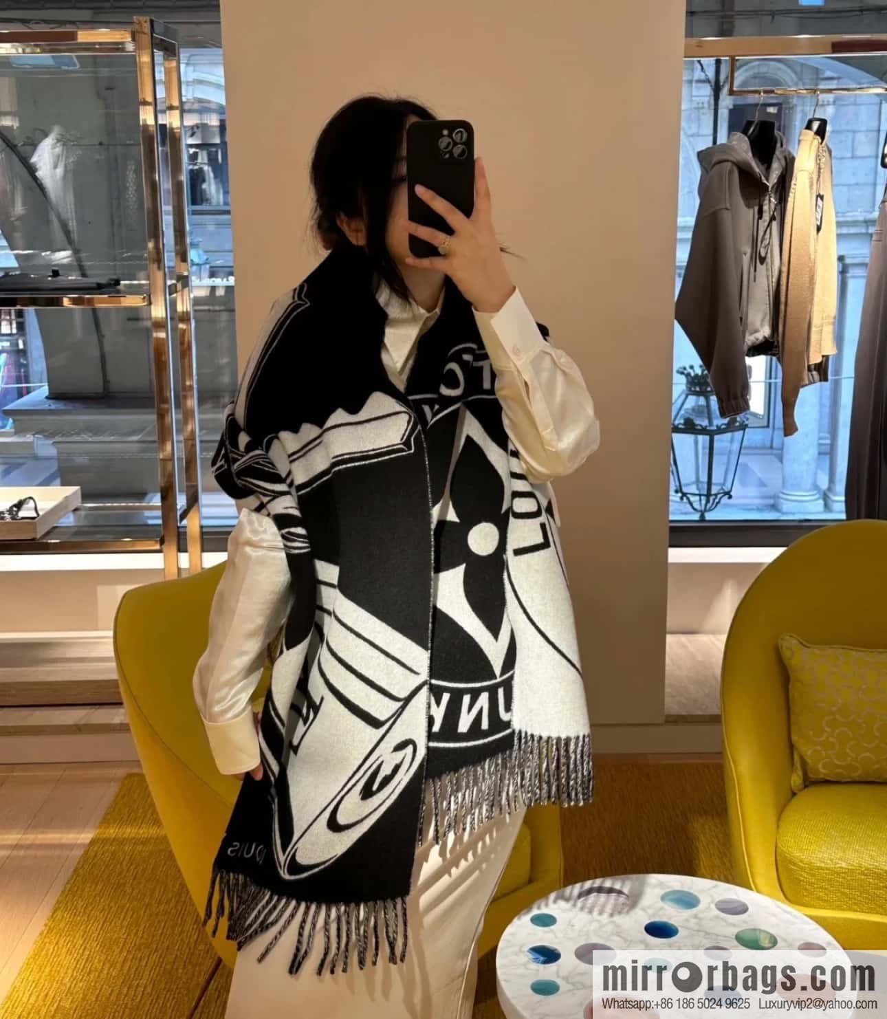 ๐๐จ๐ฎ๐ข๐ฌ ๐ฏ๐ฎ๐ข๐ญ๐ญ๐จ๐ง ใ lock shawl code M92855 synchronized item number ๐ black