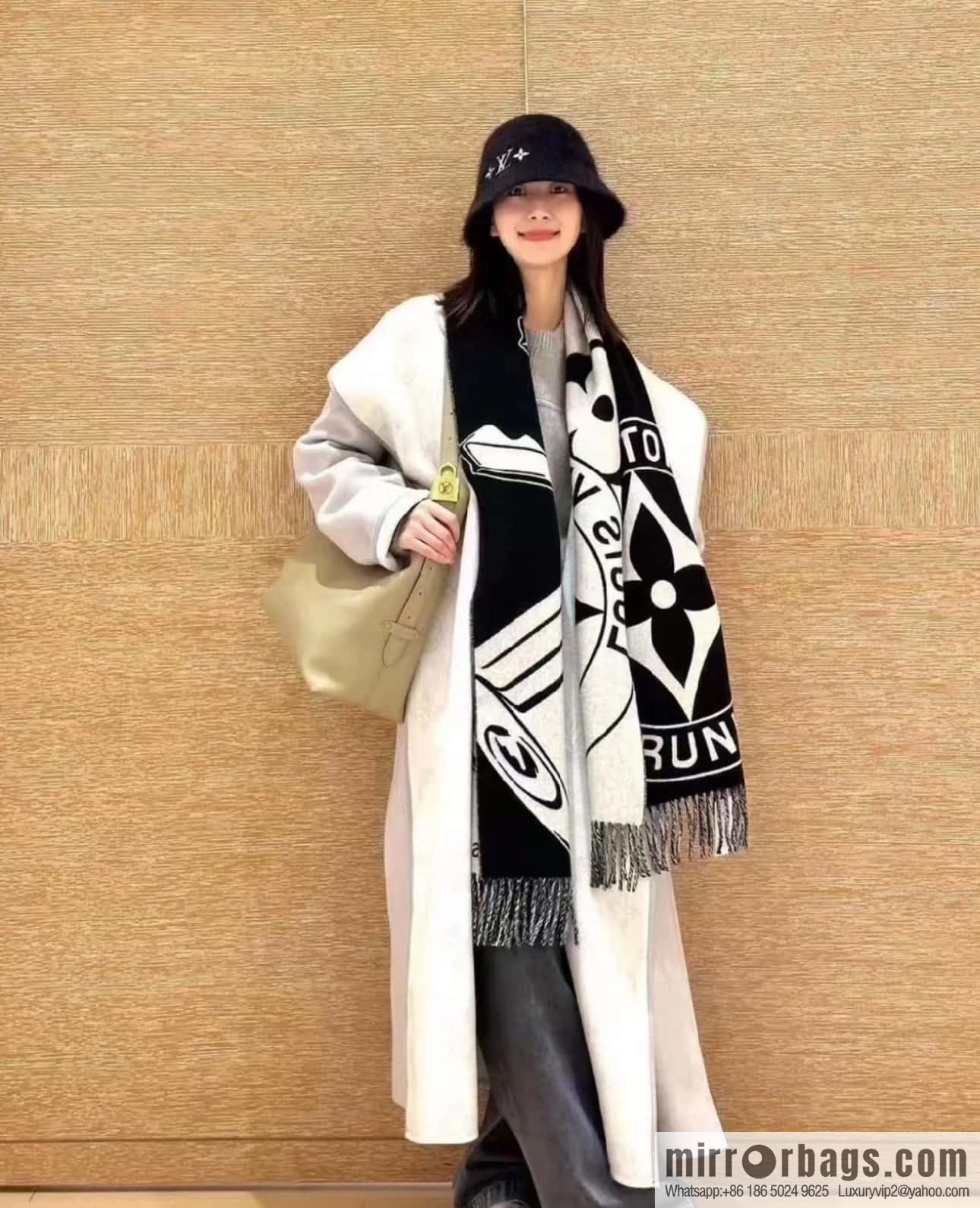 ๐๐จ๐ฎ๐ข๐ฌ ๐ฏ๐ฎ๐ข๐ญ๐ญ๐จ๐ง ใ lock shawl code M92855 synchronized item number ๐ black