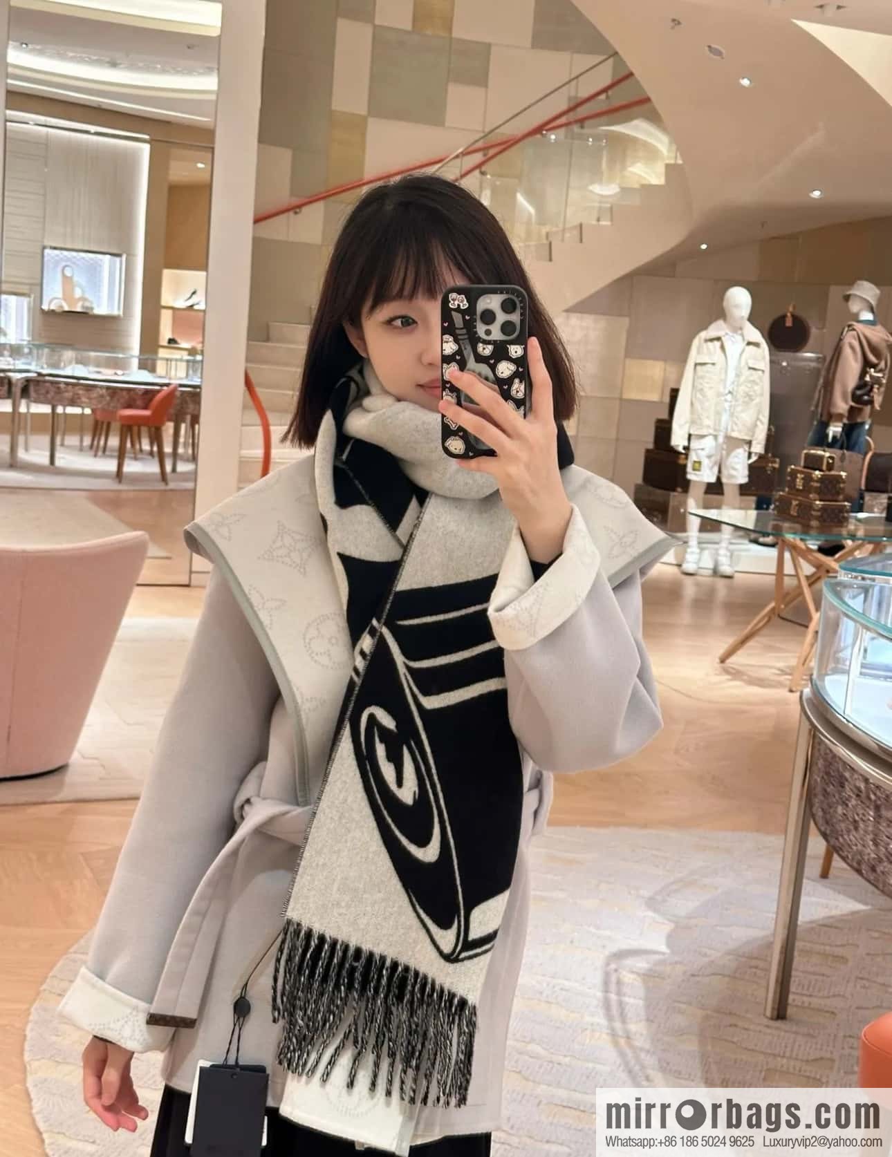 ๐๐จ๐ฎ๐ข๐ฌ ๐ฏ๐ฎ๐ข๐ญ๐ญ๐จ๐ง ใ lock shawl code M92855 synchronized item number ๐ black