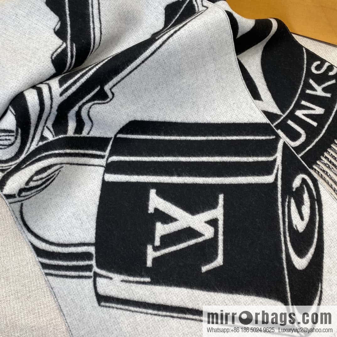 ๐๐จ๐ฎ๐ข๐ฌ ๐ฏ๐ฎ๐ข๐ญ๐ญ๐จ๐ง ใ lock shawl code M92855 synchronized item number ๐ black