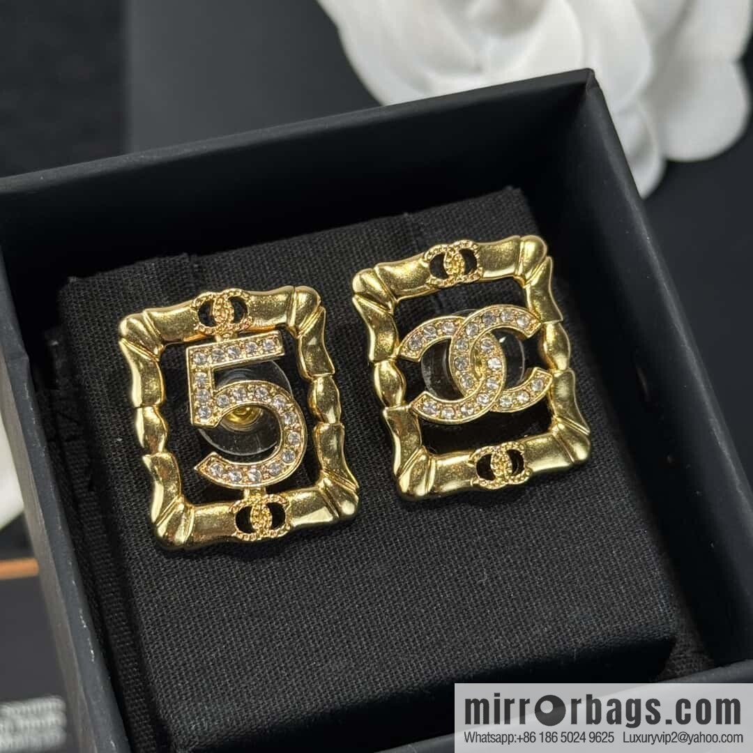 ❗️New ❗️☀️ New ☑️ Chanel c1 gold square double c5 word stud earrings ☀️