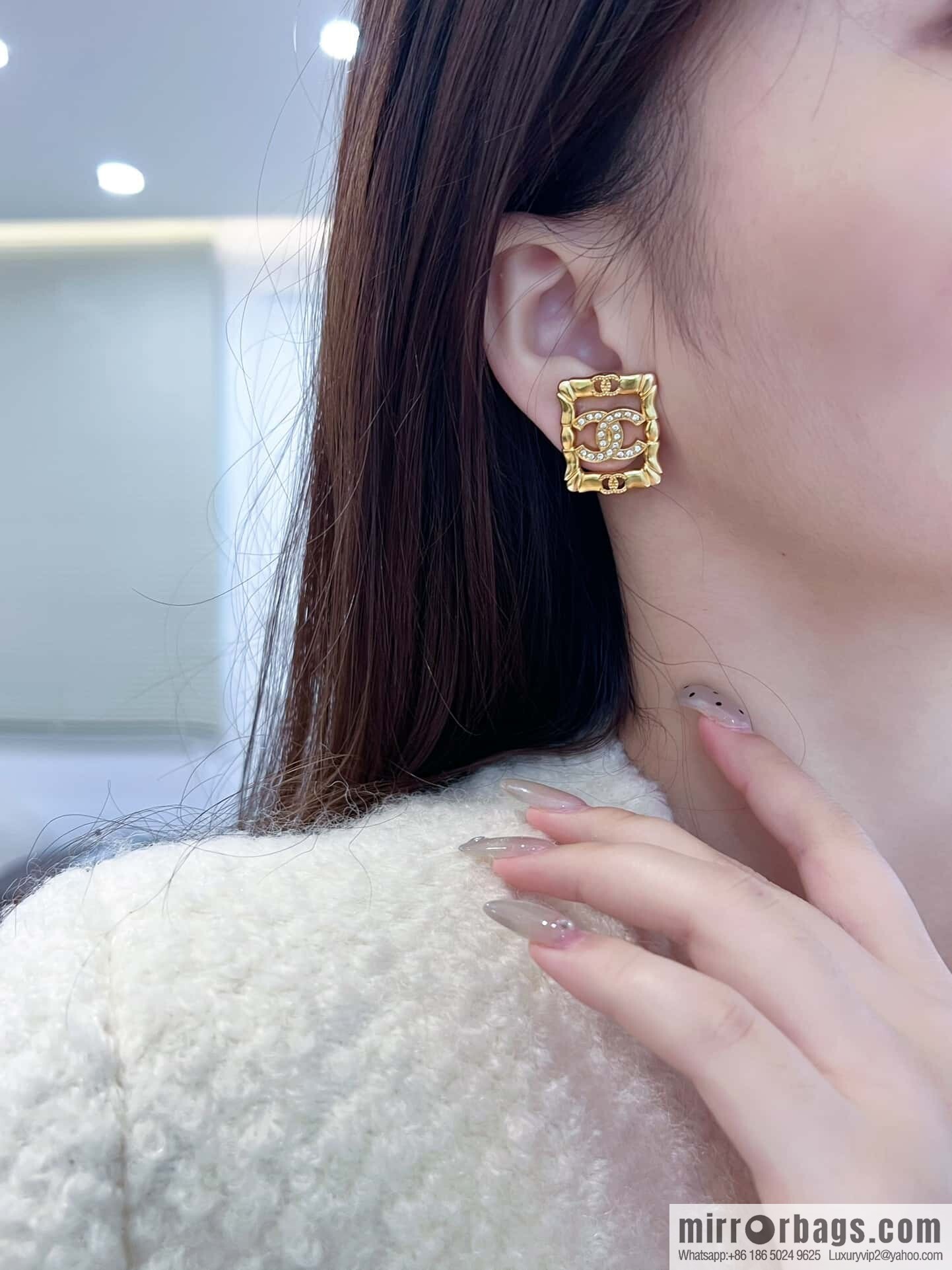 ❗️New ❗️☀️ New ☑️ Chanel c1 gold square double c5 word stud earrings ☀️