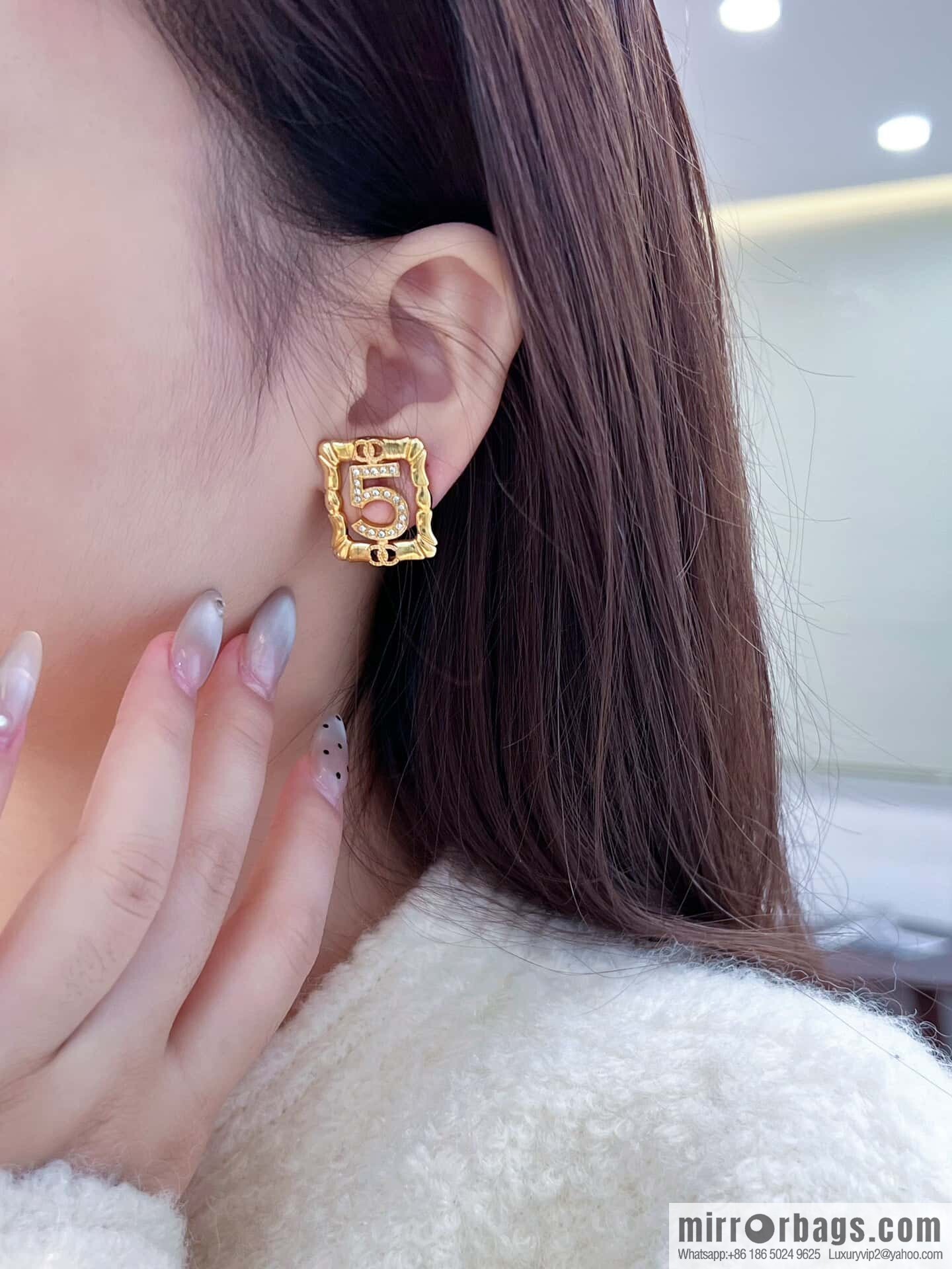 ❗️New ❗️☀️ New ☑️ Chanel c1 gold square double c5 word stud earrings ☀️