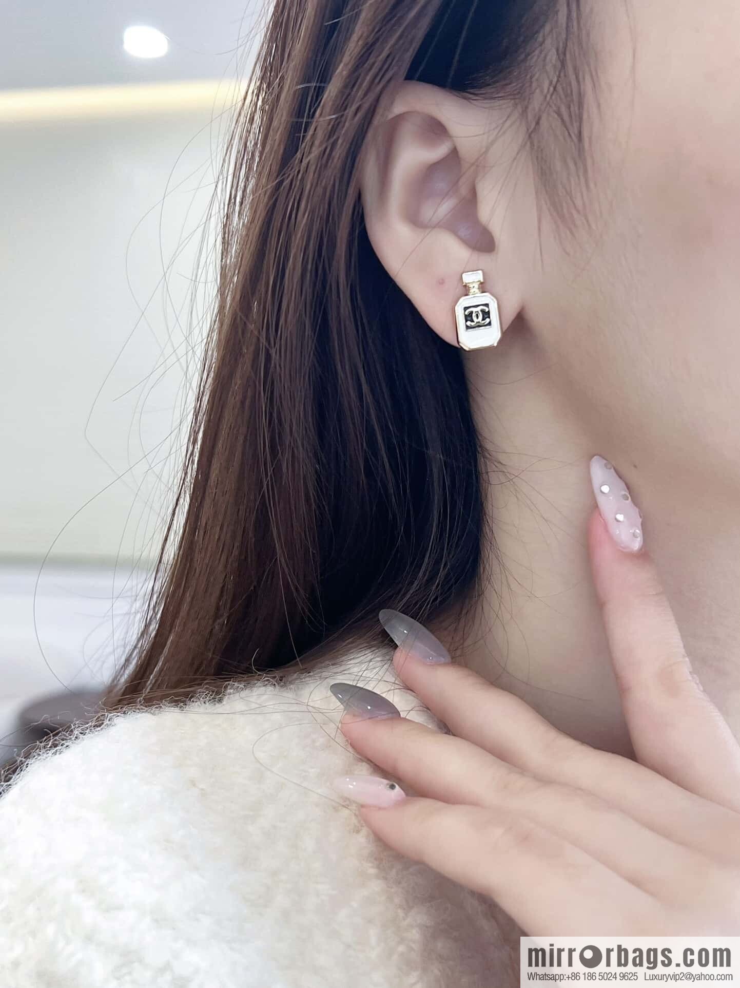 ❗️New ❗️☀️ New ☑️ Chanel C1 double c perfume bottle stud earrings ☀️