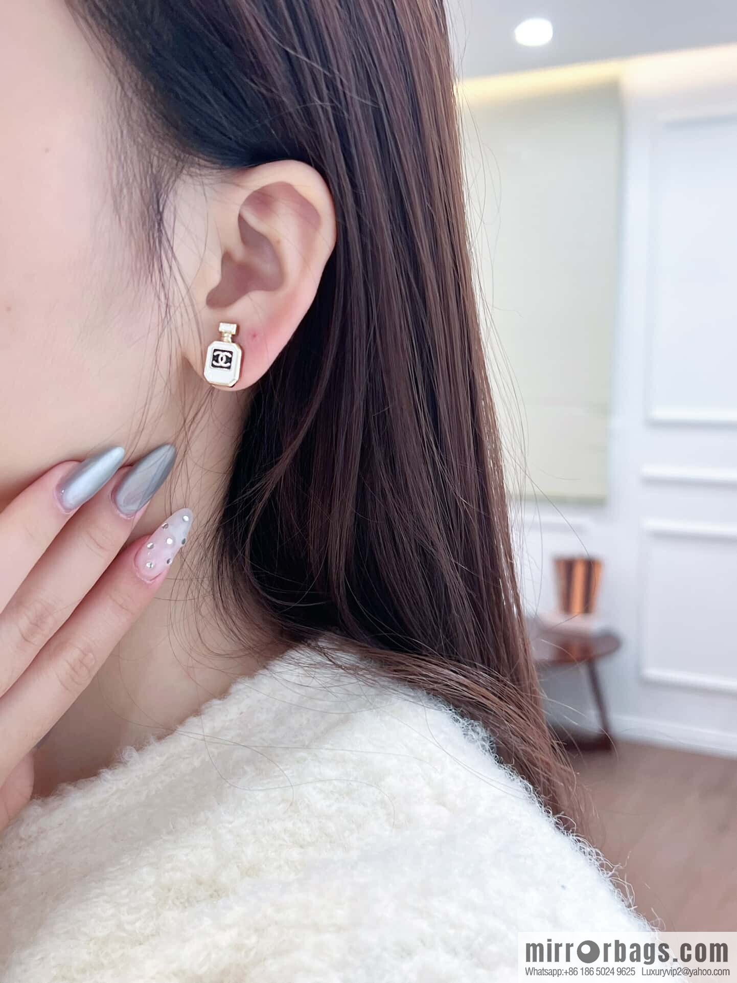 ❗️New ❗️☀️ New ☑️ Chanel C1 double c perfume bottle stud earrings ☀️