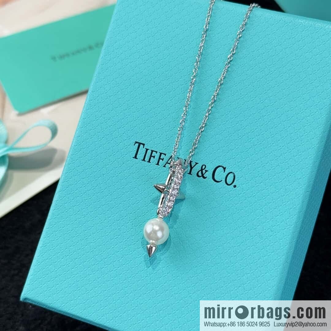 ❗️New ❗️ ☀️ Tiffany & co Tiffany Titan Jewelry Collection Tiffany Titan by Pharrell Williams Trident Pearl Necklace ☀️
