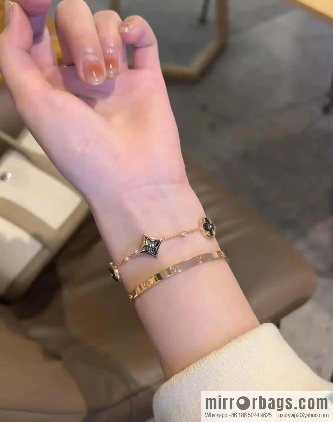 Louis Vuitton Louis Vuitton COLOR BLOSSOM BB MULTI-MOTIF Rhombus gray shell LV bracelet