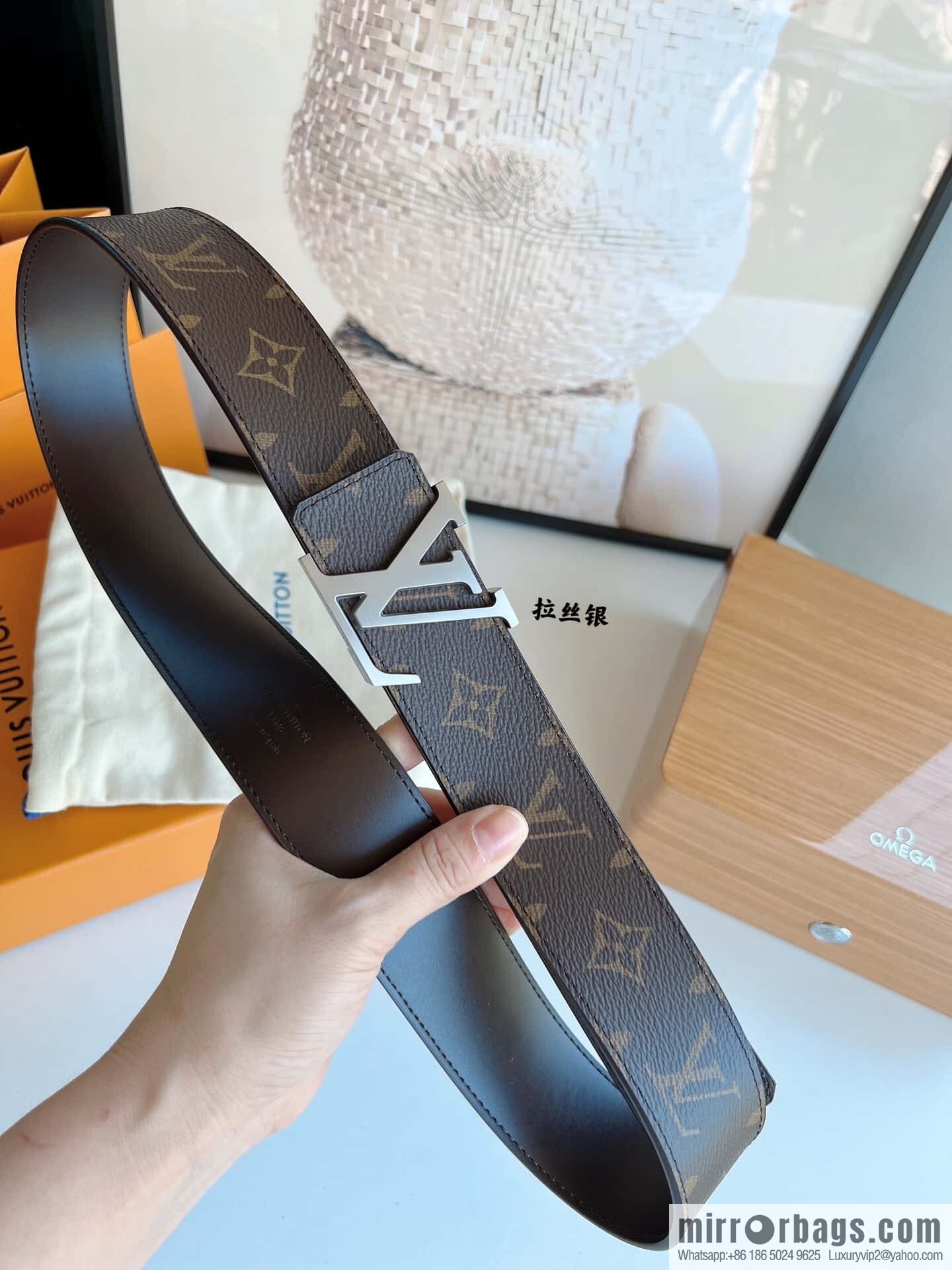 LV/Louis Vuitton Monogram Canvas. Damier Canvas Men's 40mm Belt