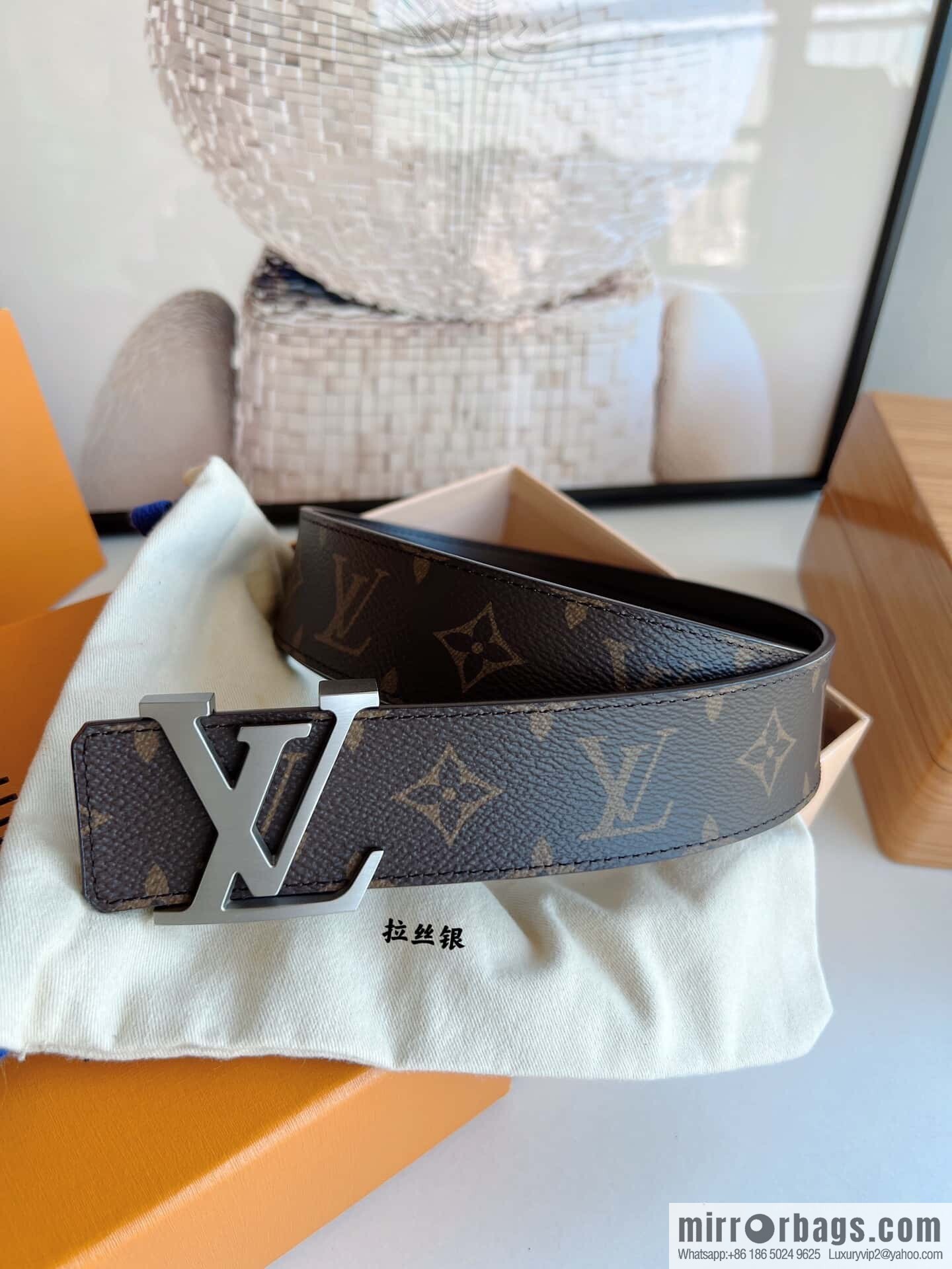 LV/Louis Vuitton Monogram Canvas. Damier Canvas Men's 40mm Belt