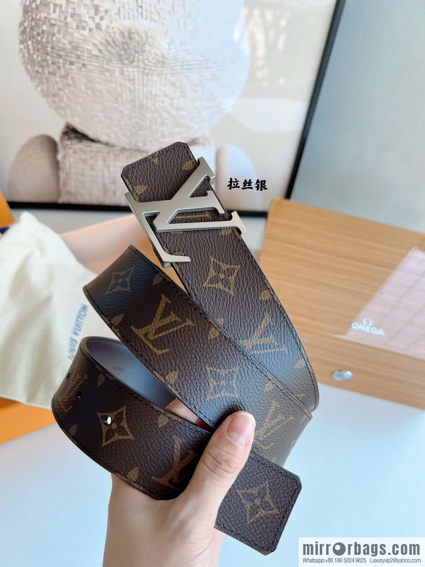 LV/Louis Vuitton Monogram Canvas. Damier Canvas Men's 40mm Belt