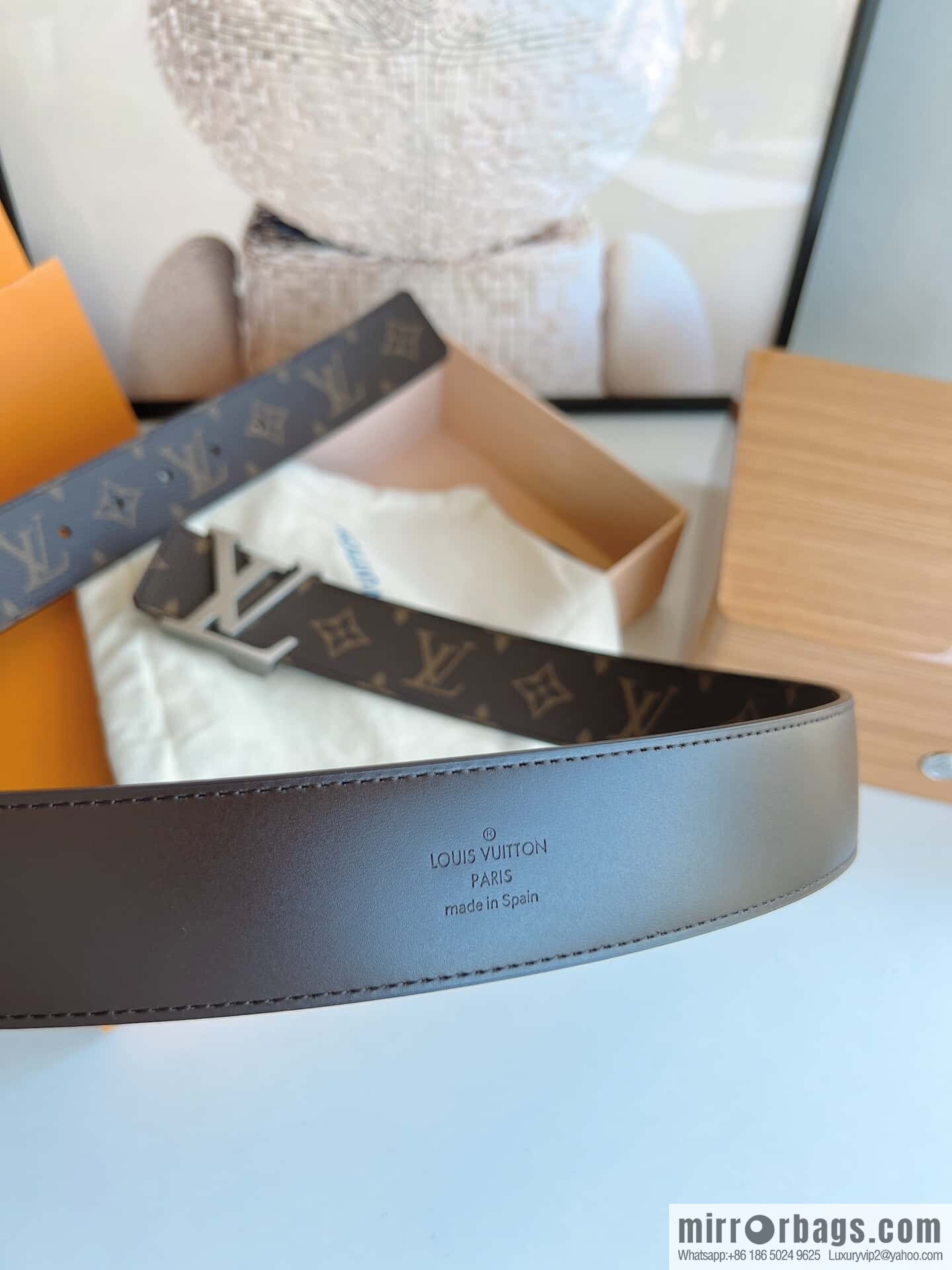 LV/Louis Vuitton Monogram Canvas. Damier Canvas Men's 40mm Belt