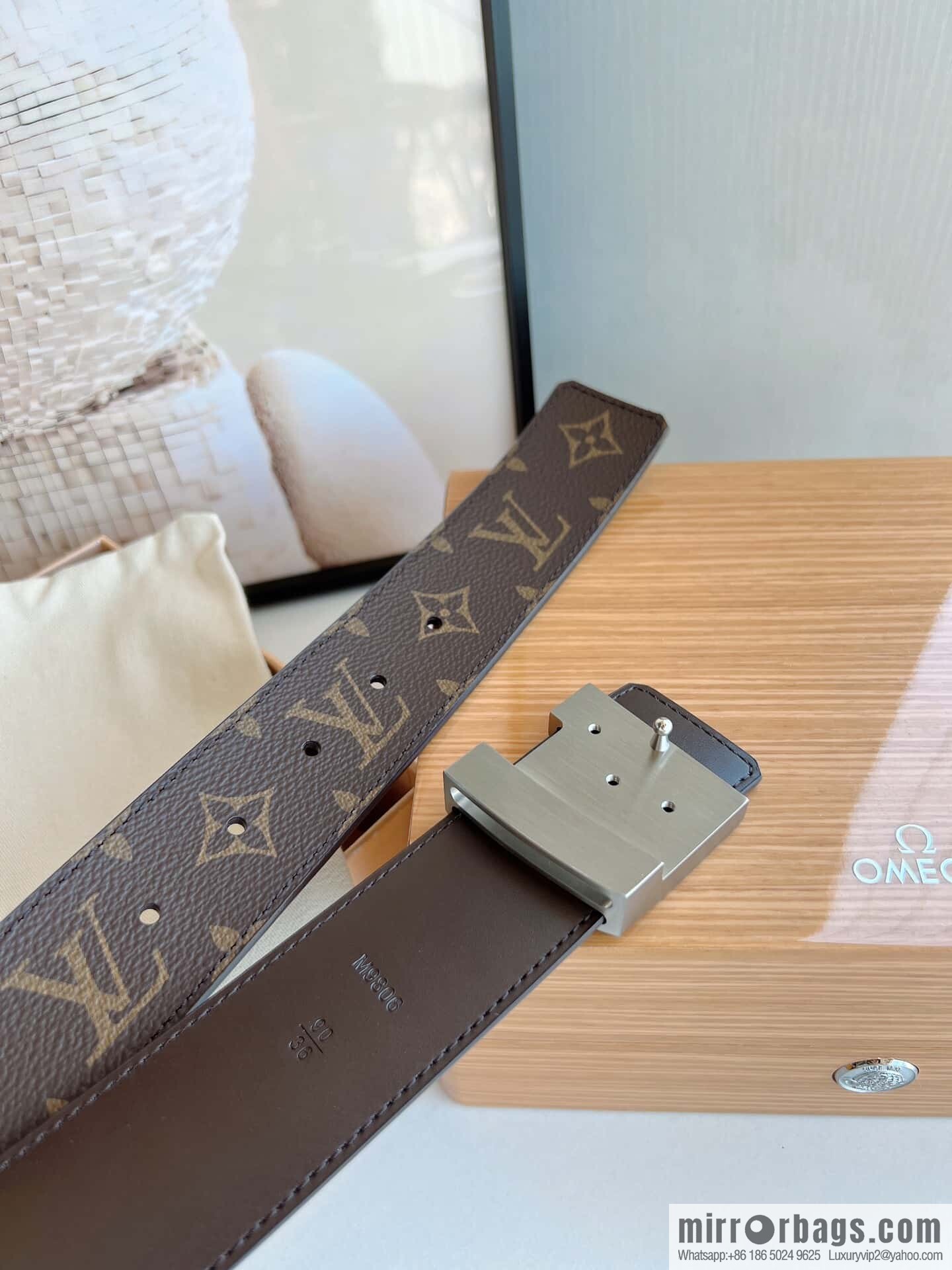 LV/Louis Vuitton Monogram Canvas. Damier Canvas Men's 40mm Belt
