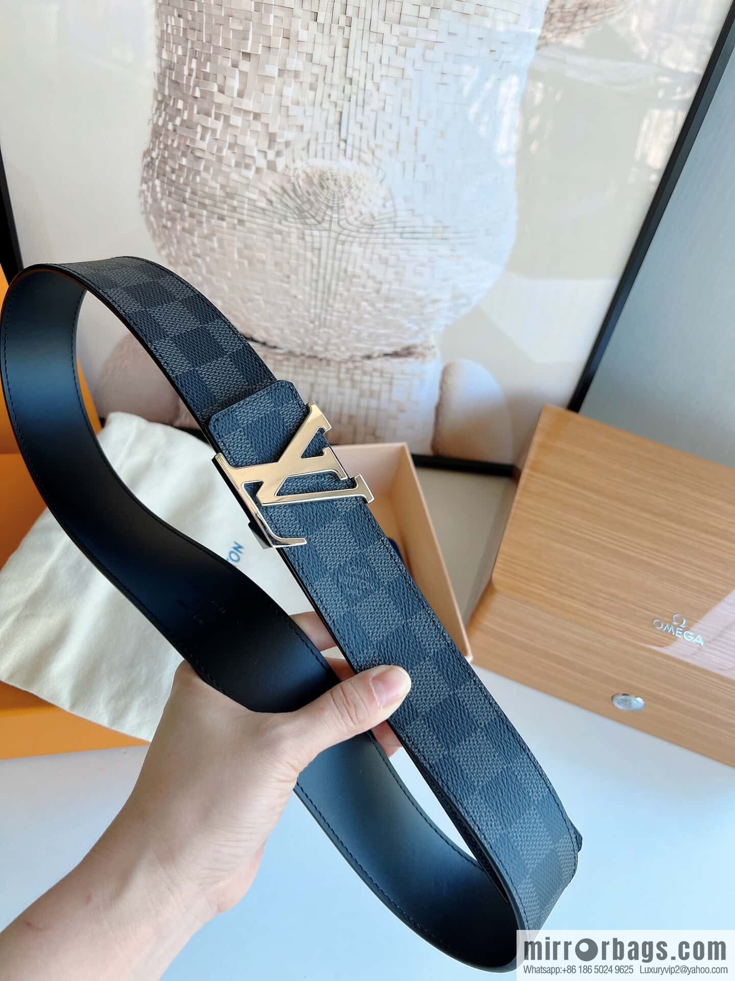 LV/Louis Vuitton Monogram Canvas. Damier Canvas Men's 40mm Belt