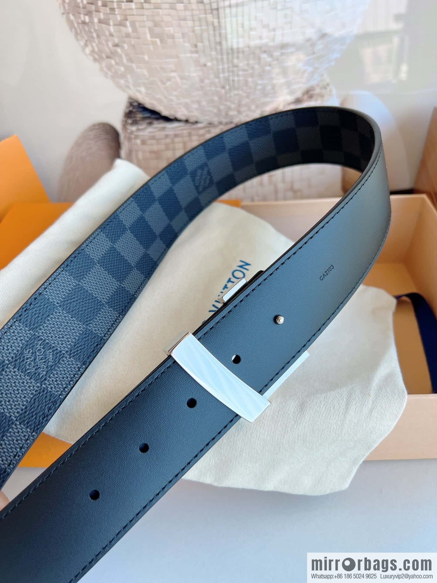 LV/Louis Vuitton Monogram Canvas. Damier Canvas Men's 40mm Belt
