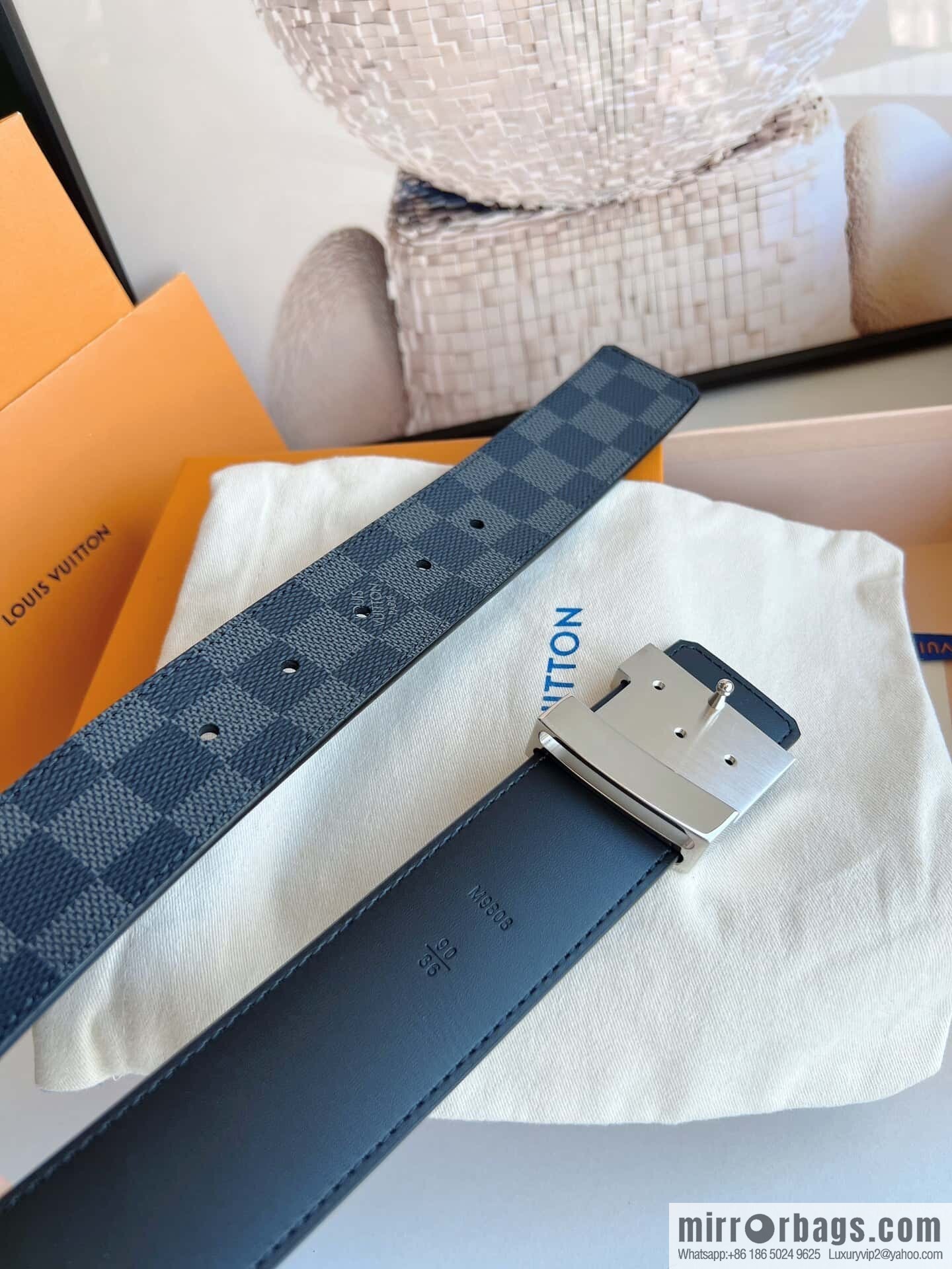 LV/Louis Vuitton Monogram Canvas. Damier Canvas Men's 40mm Belt