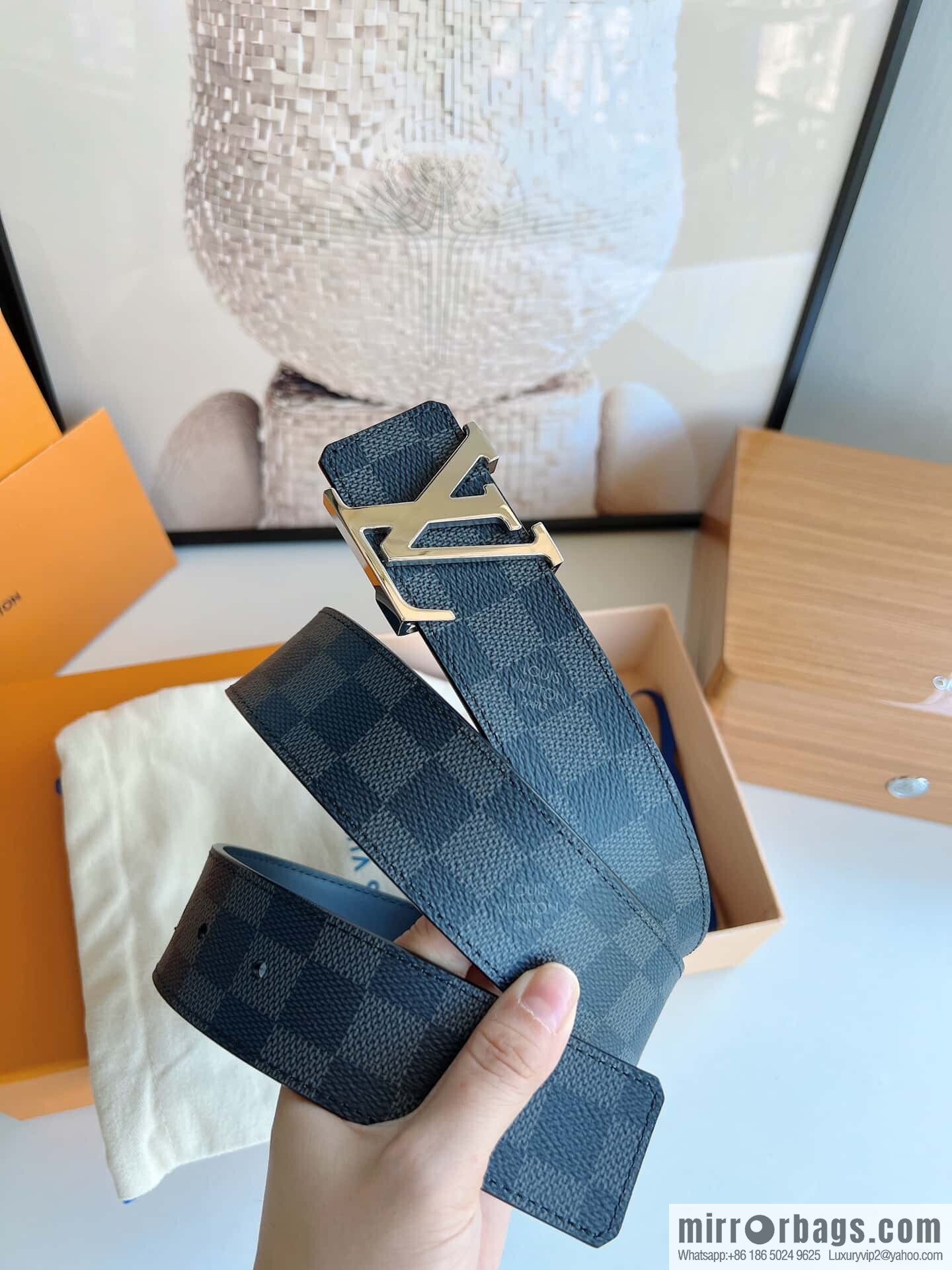LV/Louis Vuitton Monogram Canvas. Damier Canvas Men's 40mm Belt