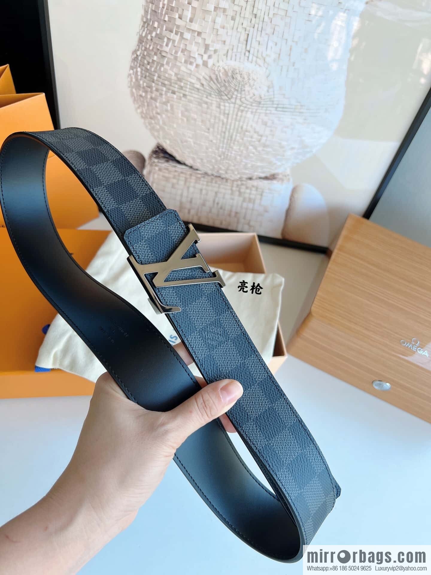 LV/Louis Vuitton Monogram Canvas. Damier Canvas Men's 40mm Belt