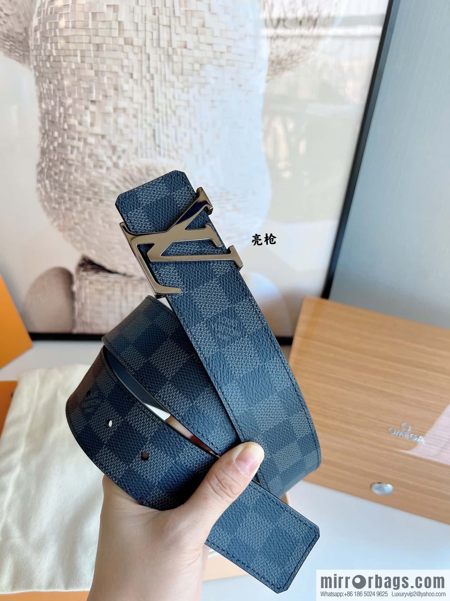LV/Louis Vuitton Monogram Canvas. Damier Canvas Men's 40mm Belt