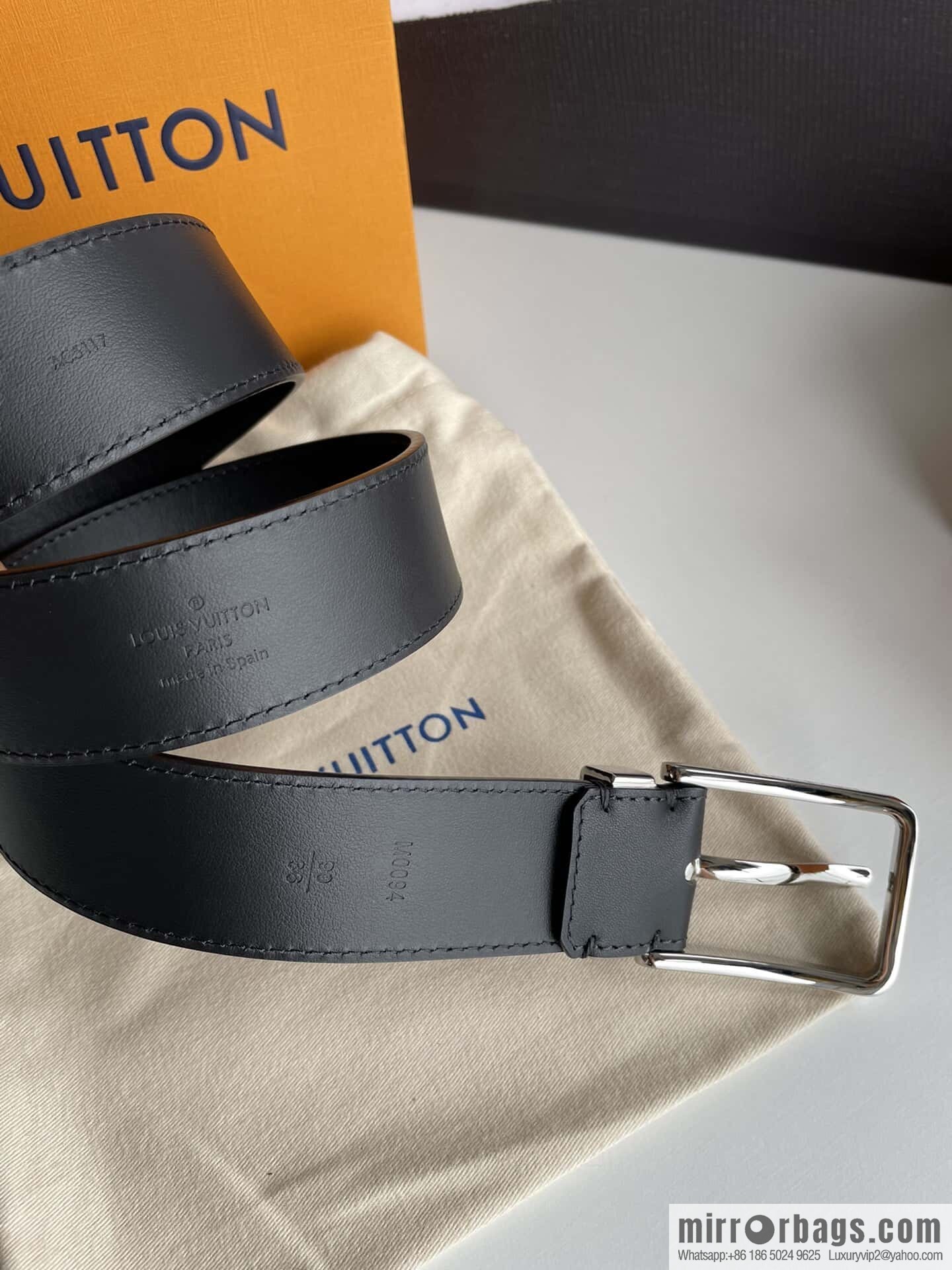 LV -35mm wide calfskin belt