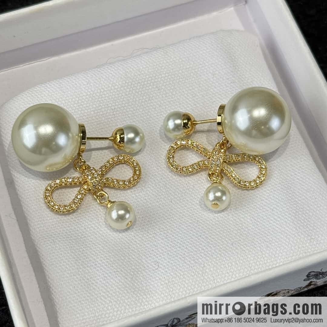 New ☑️ DIOR size pearl bow stud earrings