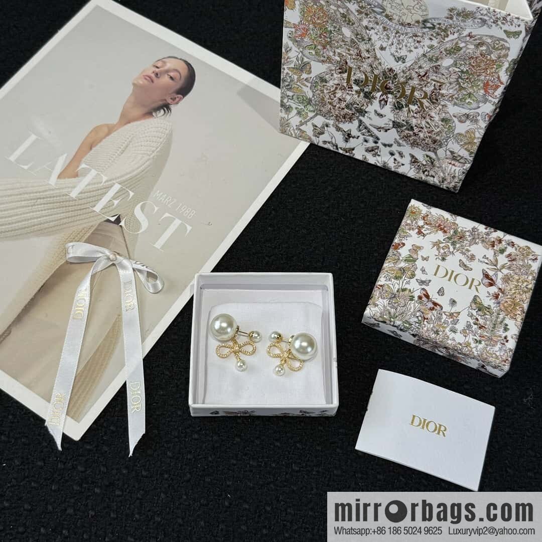 New ☑️ DIOR size pearl bow stud earrings