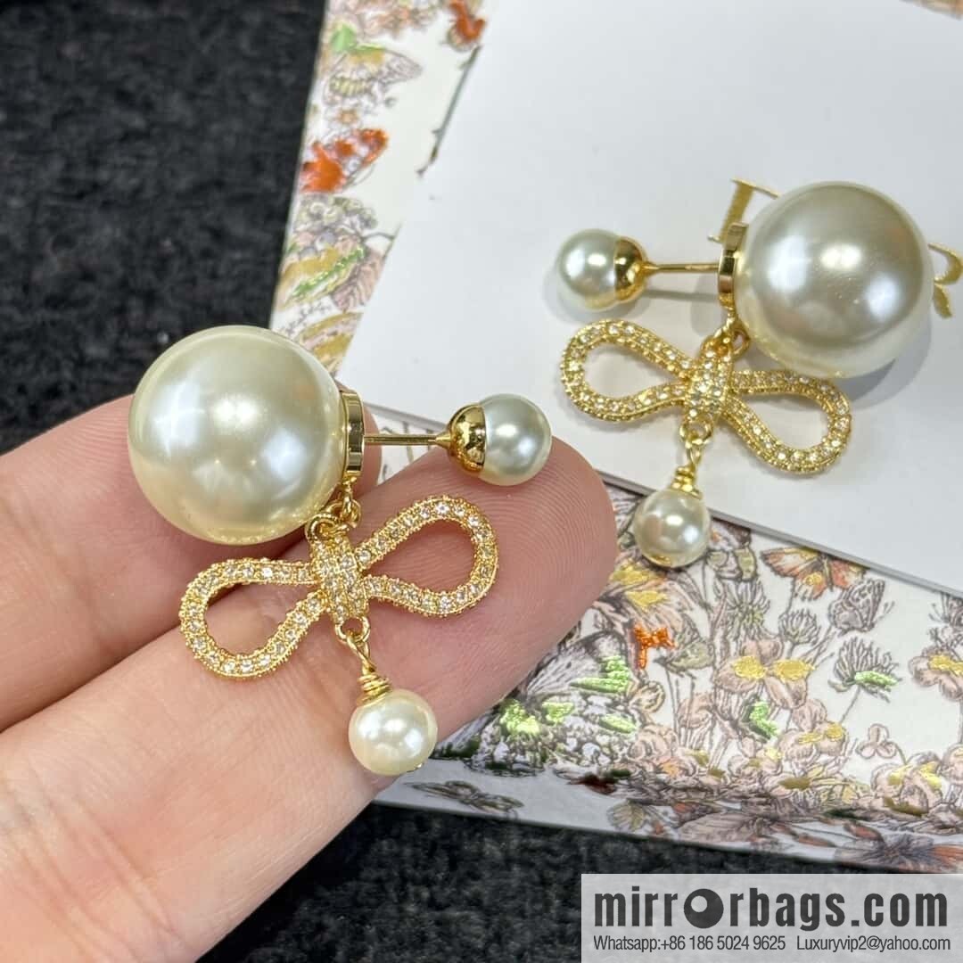 New ☑️ DIOR size pearl bow stud earrings