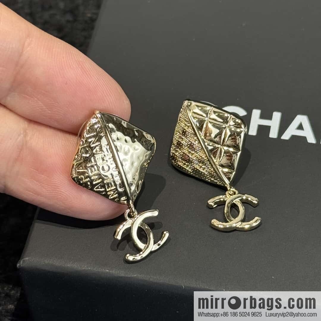 ❗️New ❗️☀️ New ☑️ Chanel C2 double c gold diamond stud earrings ☀️