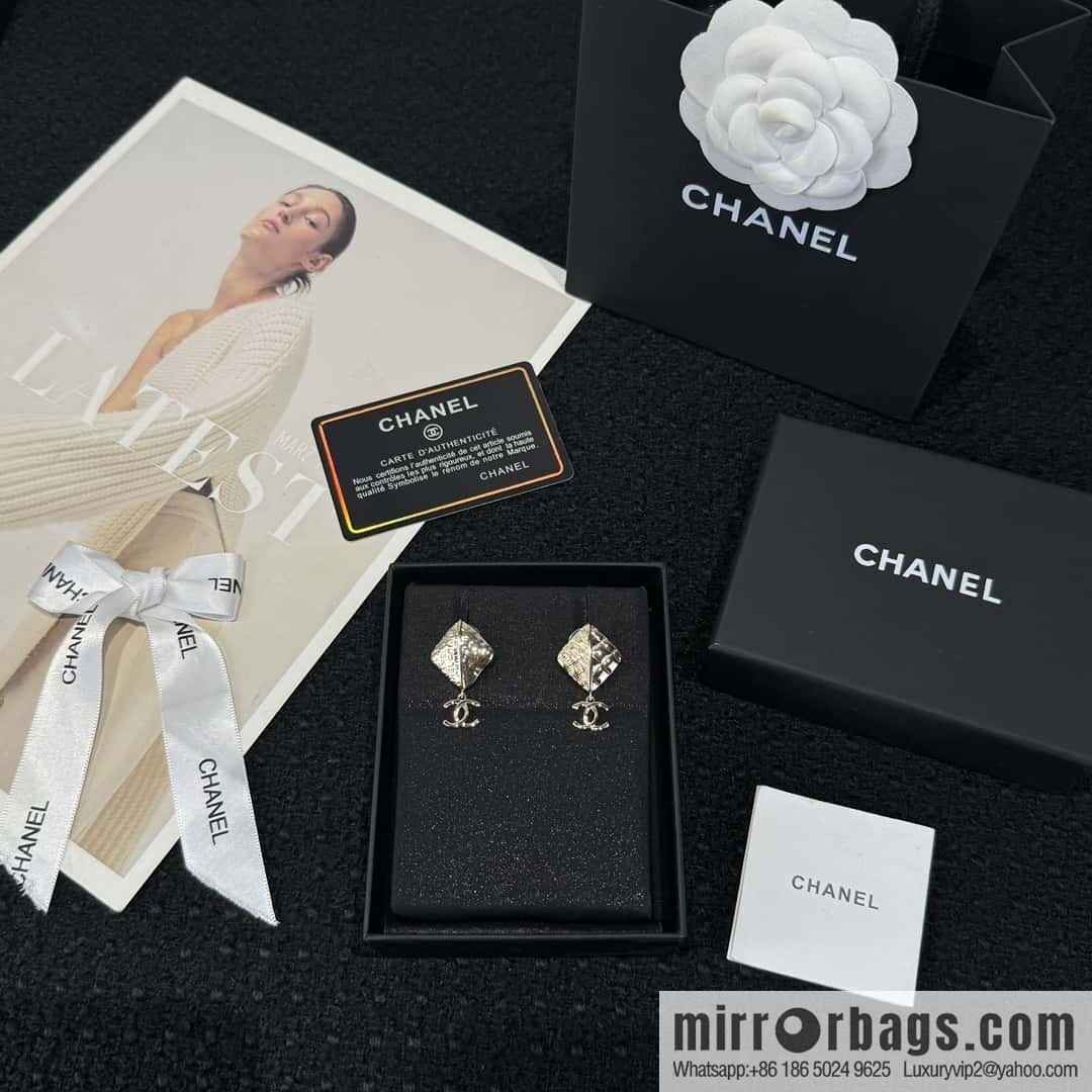 ❗️New ❗️☀️ New ☑️ Chanel C2 double c gold diamond stud earrings ☀️