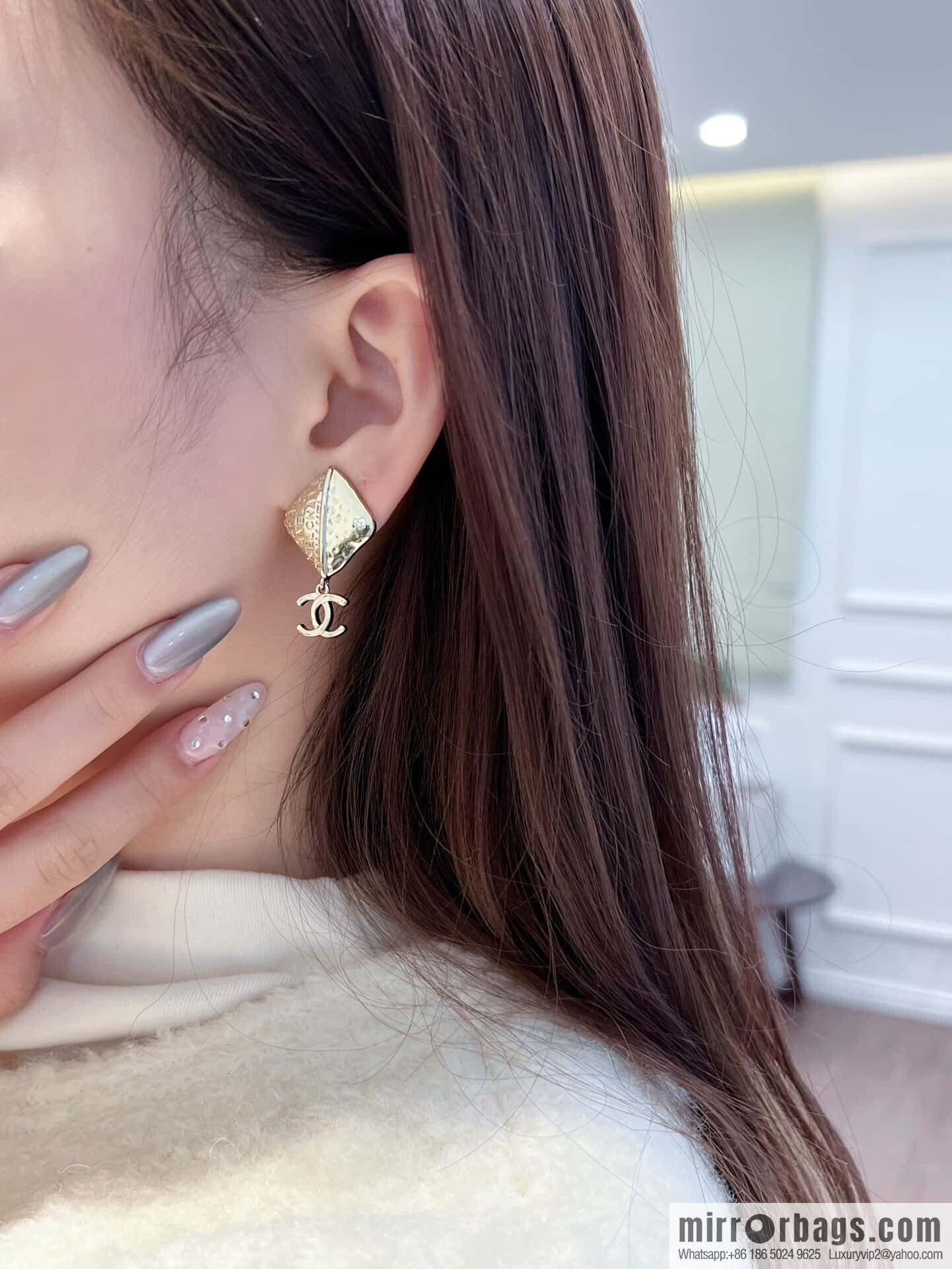 ❗️New ❗️☀️ New ☑️ Chanel C2 double c gold diamond stud earrings ☀️