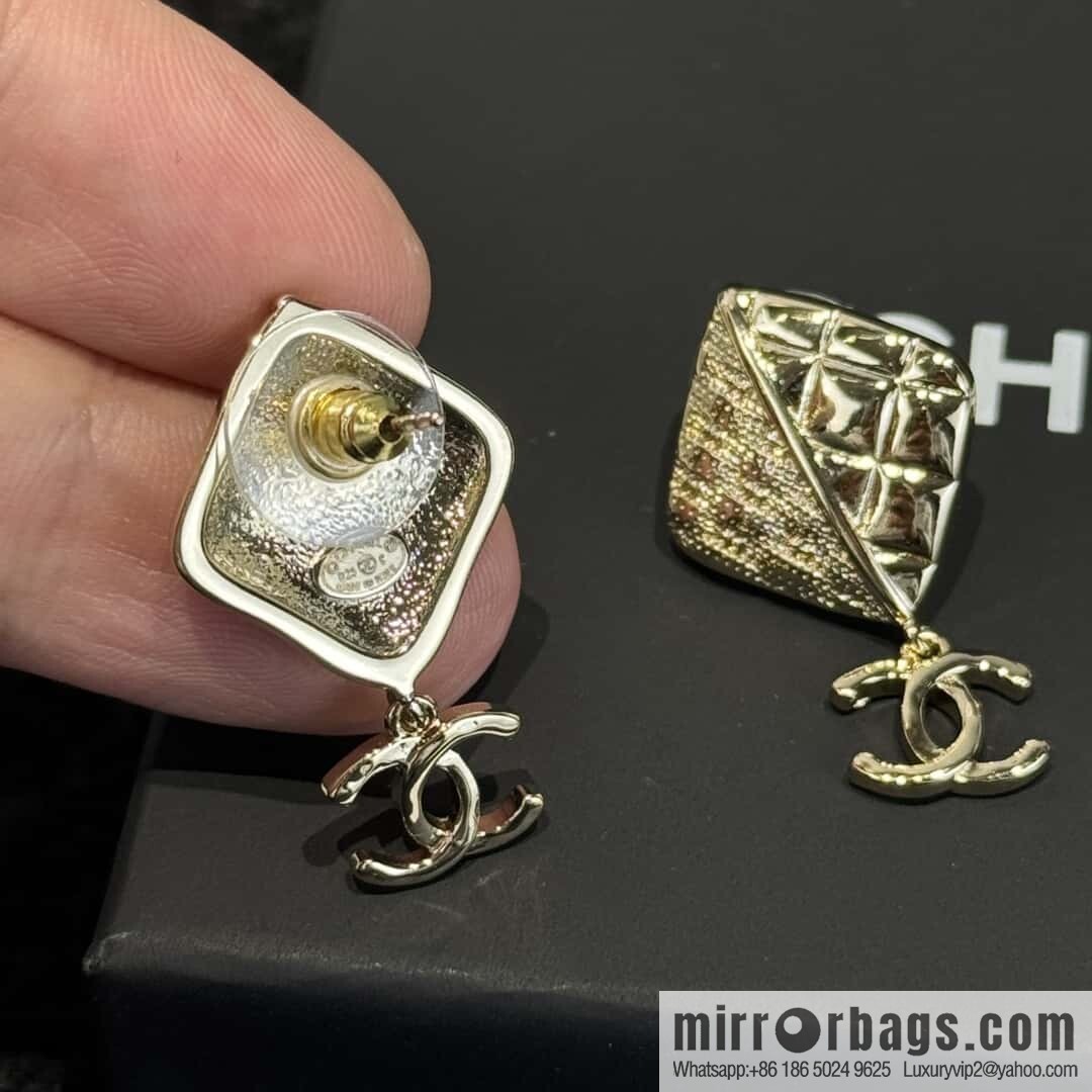 ❗️New ❗️☀️ New ☑️ Chanel C2 double c gold diamond stud earrings ☀️