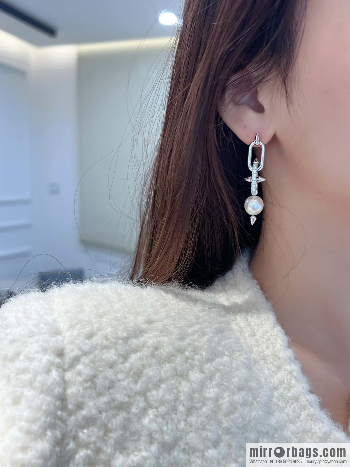 ❗️New ❗️ ☀️ Tiffany & co Tiffany Titan Jewelry Collection Tiffany Titan by Pharrell Williams Trident Pearl Stud Earrings ☀️