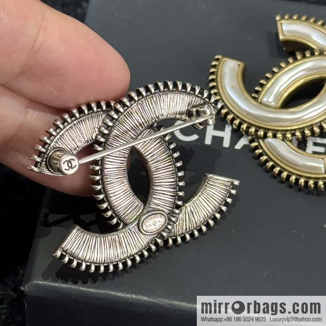 ❗️New ❗️☀️ New ☑️ Chanel Double C Brooch ☀️