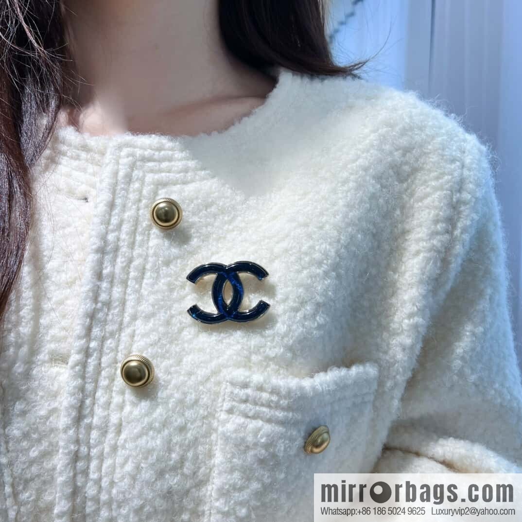❗️New ❗️☀️ New ☑️ Chanel Double C Blue Acrylic Brooch ☀️