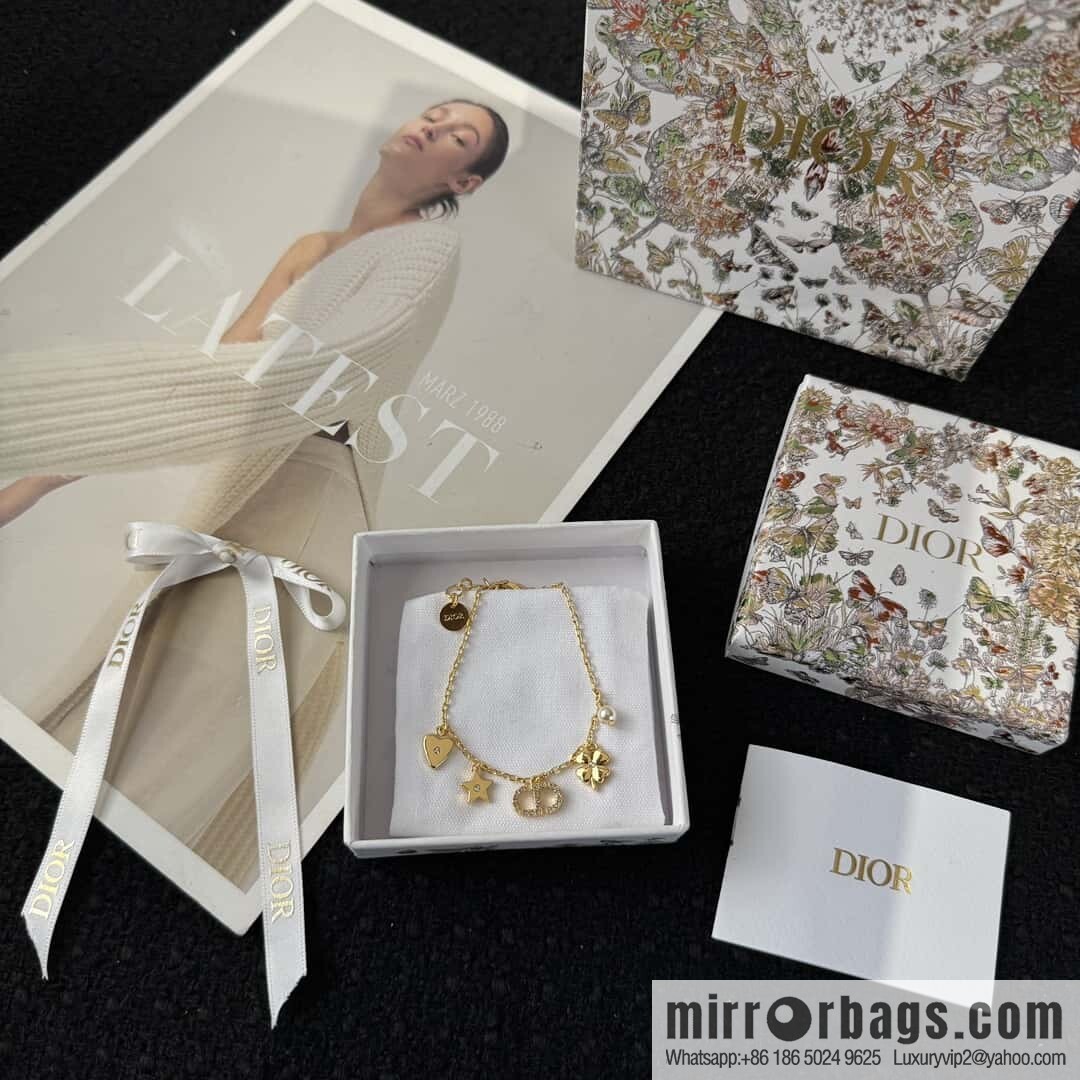 New ☑️ Dior heart love pentagram CD four-leaf clover bracelet