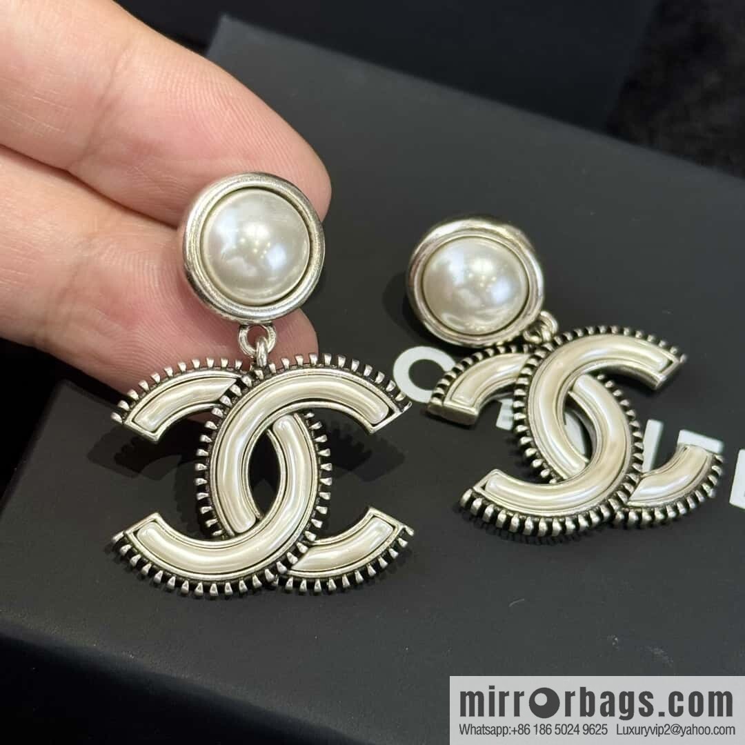 ❗️New ❗️☀️ New ☑️ Chanel C2 double c pearl stud earrings ☀️